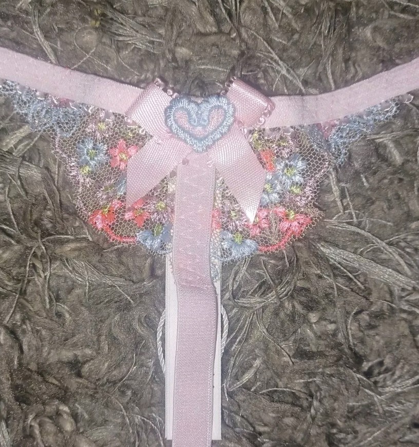 VS/love for lemons Floral embroidered/glitter Heart v string new xl