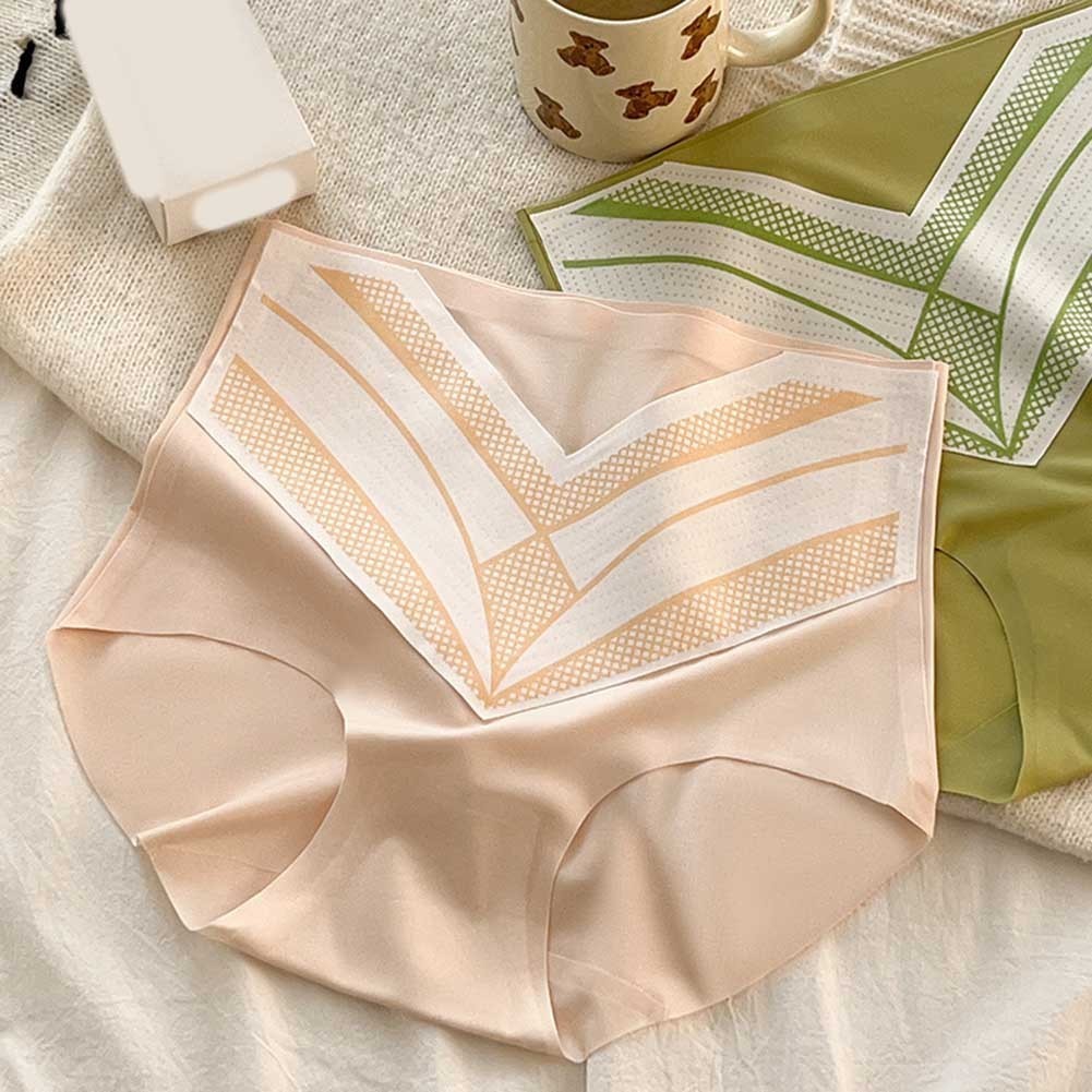 Ladies Seamless Polyester Briefs Designed for Hip Lifting and Waist Shaping