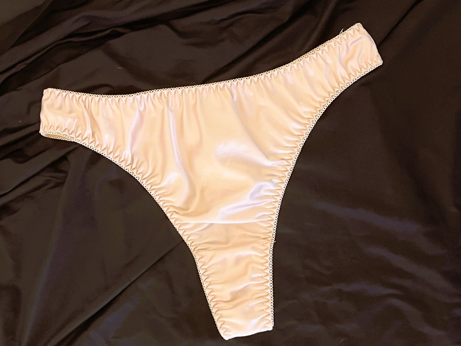 Secrets In Lace Satin Thong NWOT Size L Dusky Rose