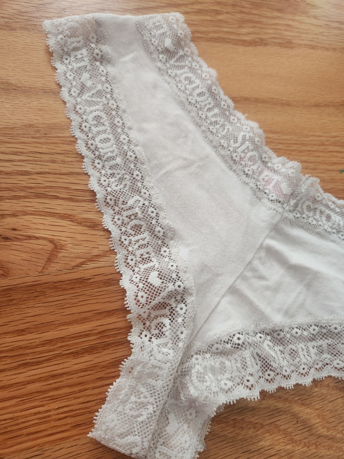 VTG Victoria’s Secret Cotton White/Ivory Cheeky Lace Trim Size M Panty