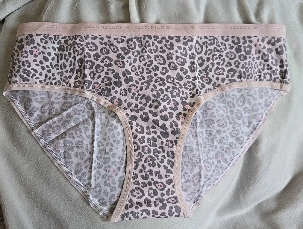 2014 Victoria’s Secret Hiphugger Culotte PINK Animal Print Panties Medium Logo