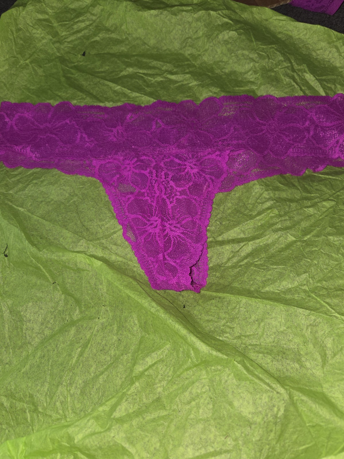 NWT Victoria’s Secret Purple Floral Lace Extra Low Rise Thong Small Nov 2015