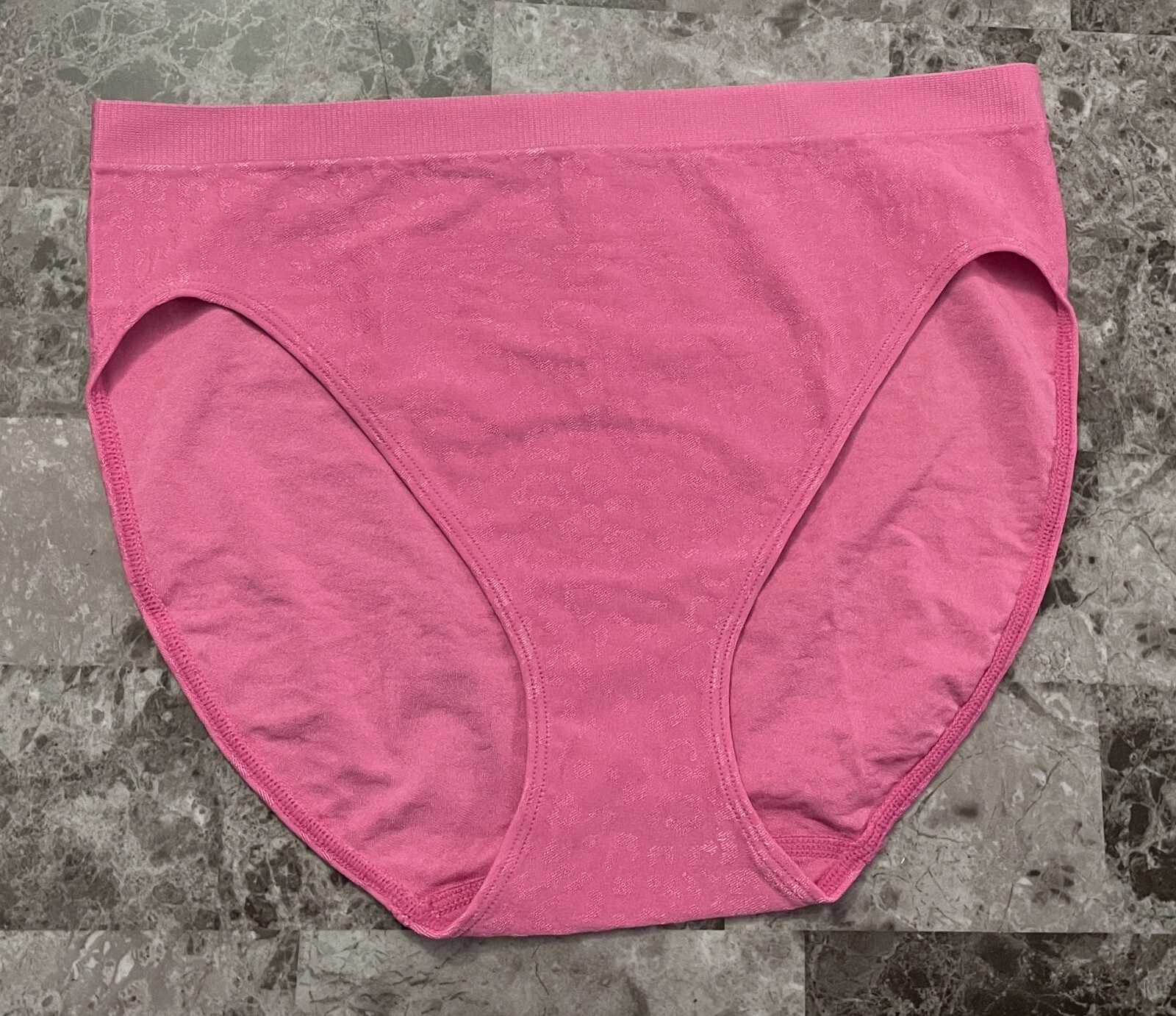 NWT VICTORIA’S SECRET PINK LEOPARD CHEETAH SEAMLESS STRETCH BRIEF PANTIES