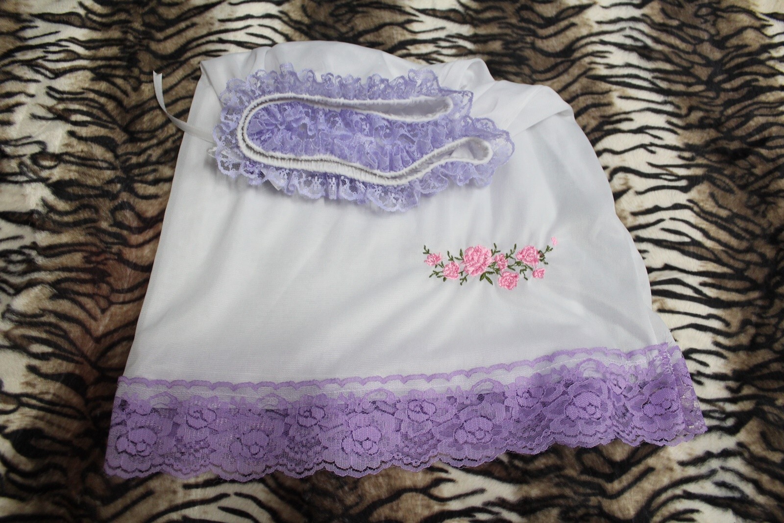 #226 2XL/ElasticW.24-42″ Vintage Style Purple Nylon Full Brief + White Half Slip