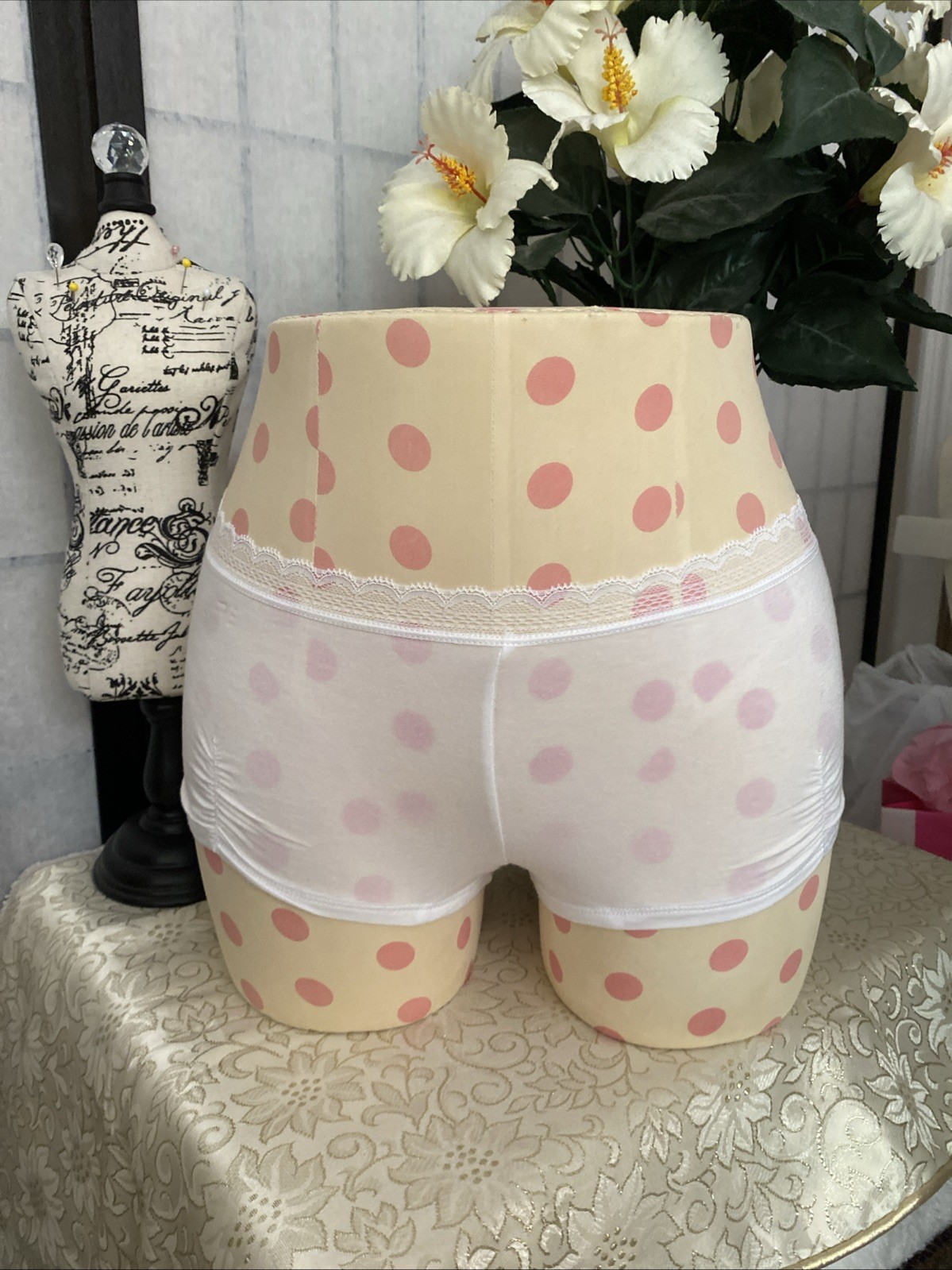 Jennifer Lopez NWD (Minor!) Wom M Sheer White Ruched Panty Hipster Lace Trims