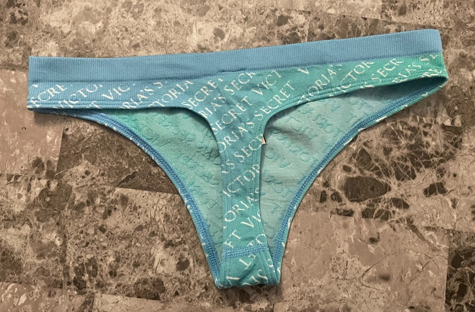 NWT VICTORIA’S SECRET BLUE AQUA OCEAN OMBRE SUNSET LOGO SEAMLESS THONG PANTIES