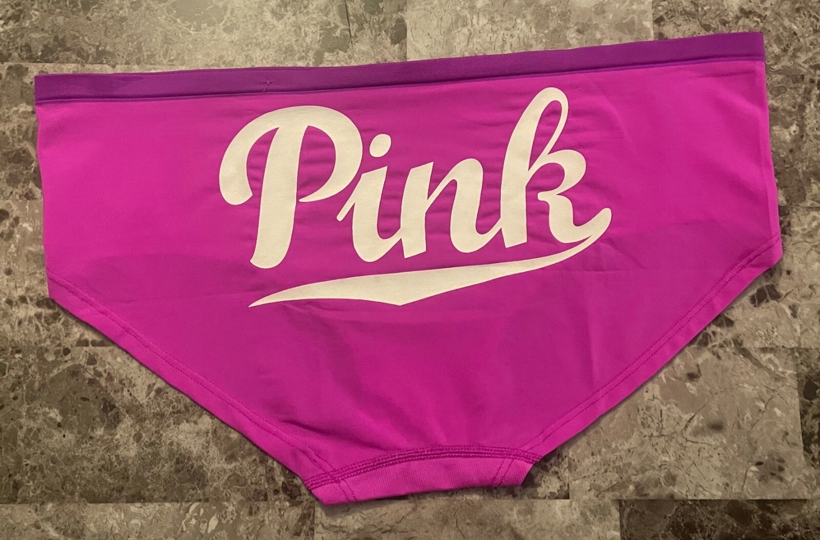 NWT VICTORIA’S SECRET PINK LARGE WHITE LOGO SEAMLESS RARE HIPSTER PANTIES