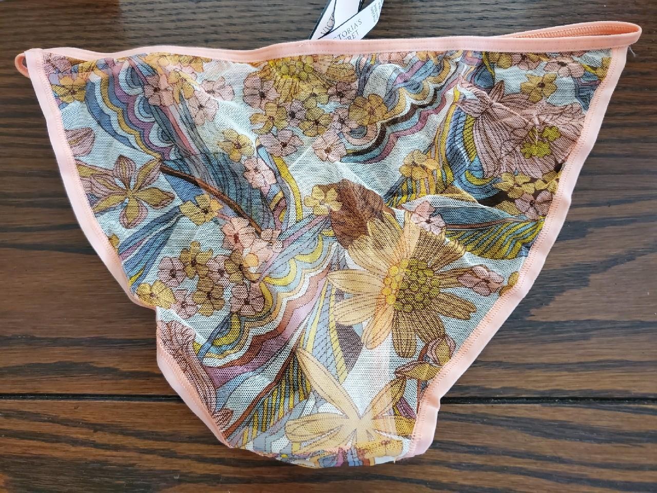 NWT RARE Victoria’s Secret STRING BIKINI PANTIES SHEER FLORAL MULTI 11097835 M