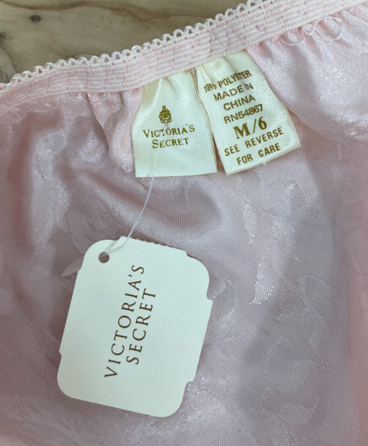 Vintage Victoria’s Secret Satin Panties Womens M 6 Pink Ruffle Gold Label New