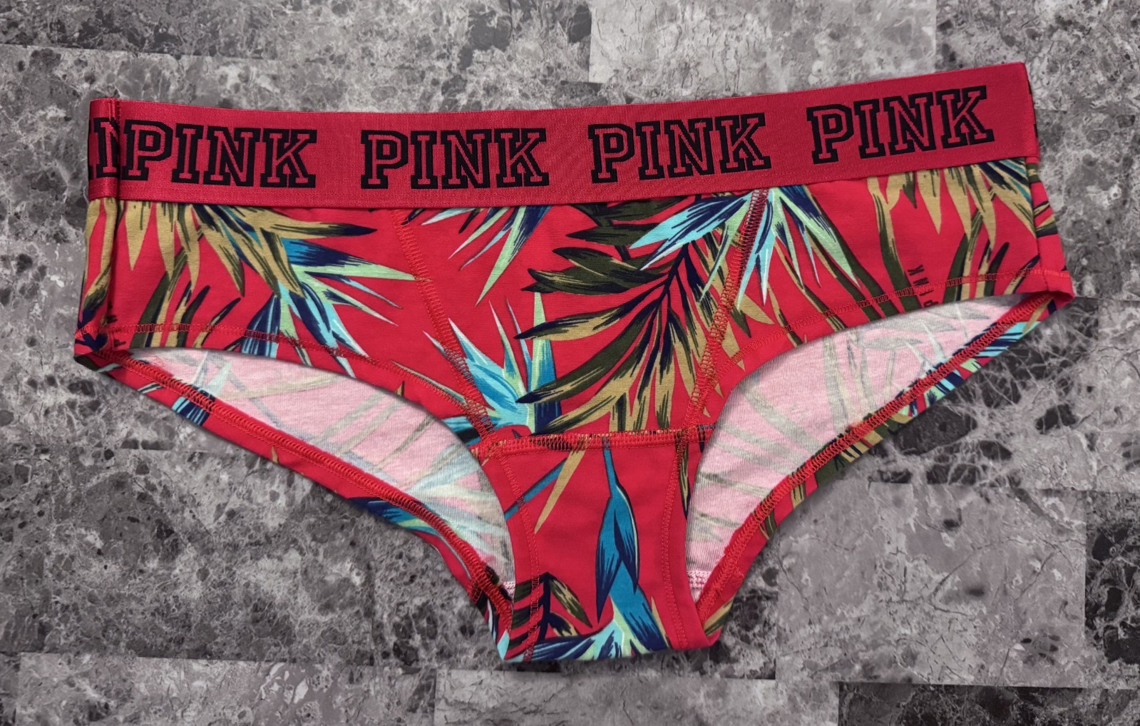 NWOT VICTORIA’S SECRET PINK M RED PALM FERN LOGO THICK BAND RARE HIPSTER PANTIES