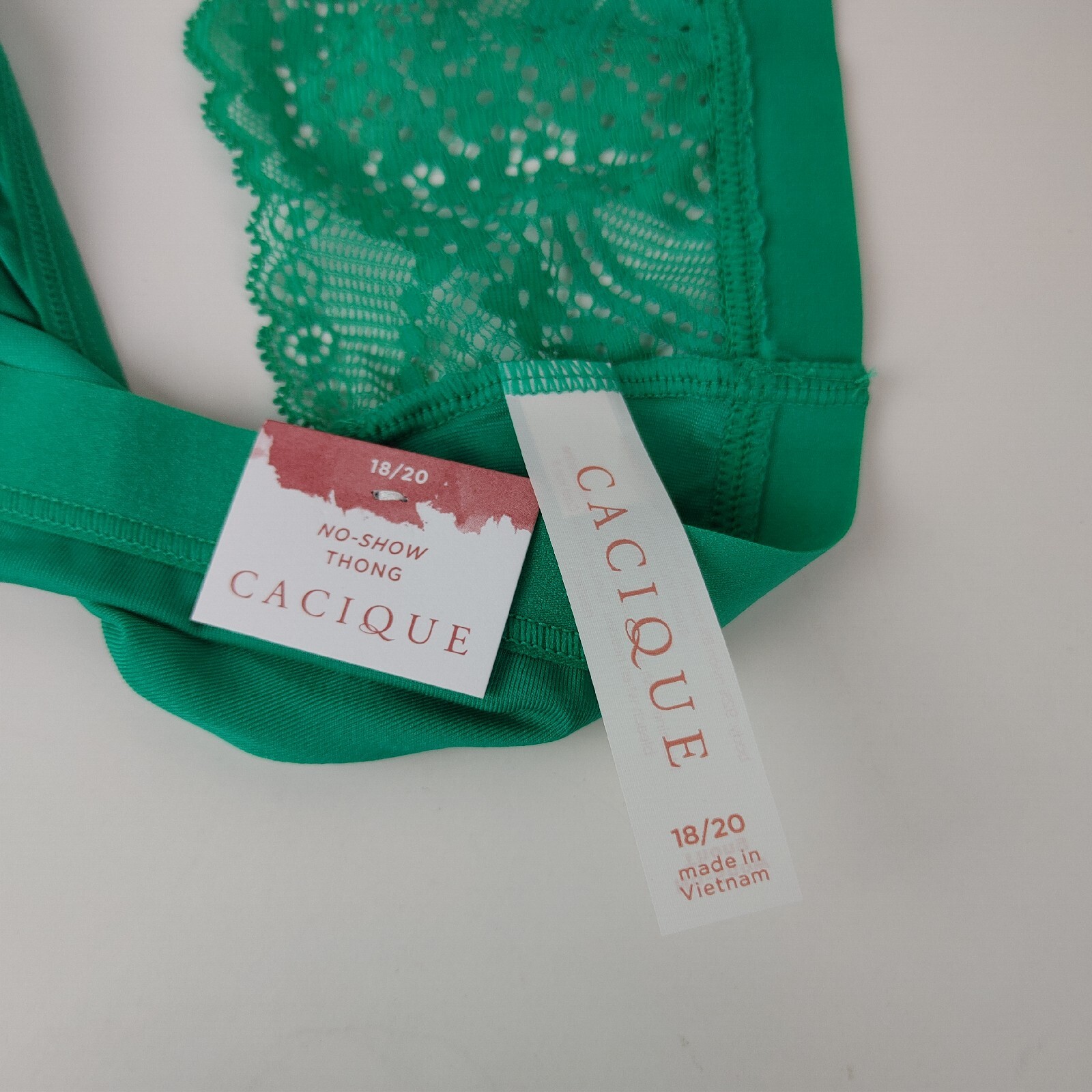 LANE BRYANT CACIQUE NO SHOW THONG 18/20 PANTY PLUS GREEN W/ GREEN LACE SOLID