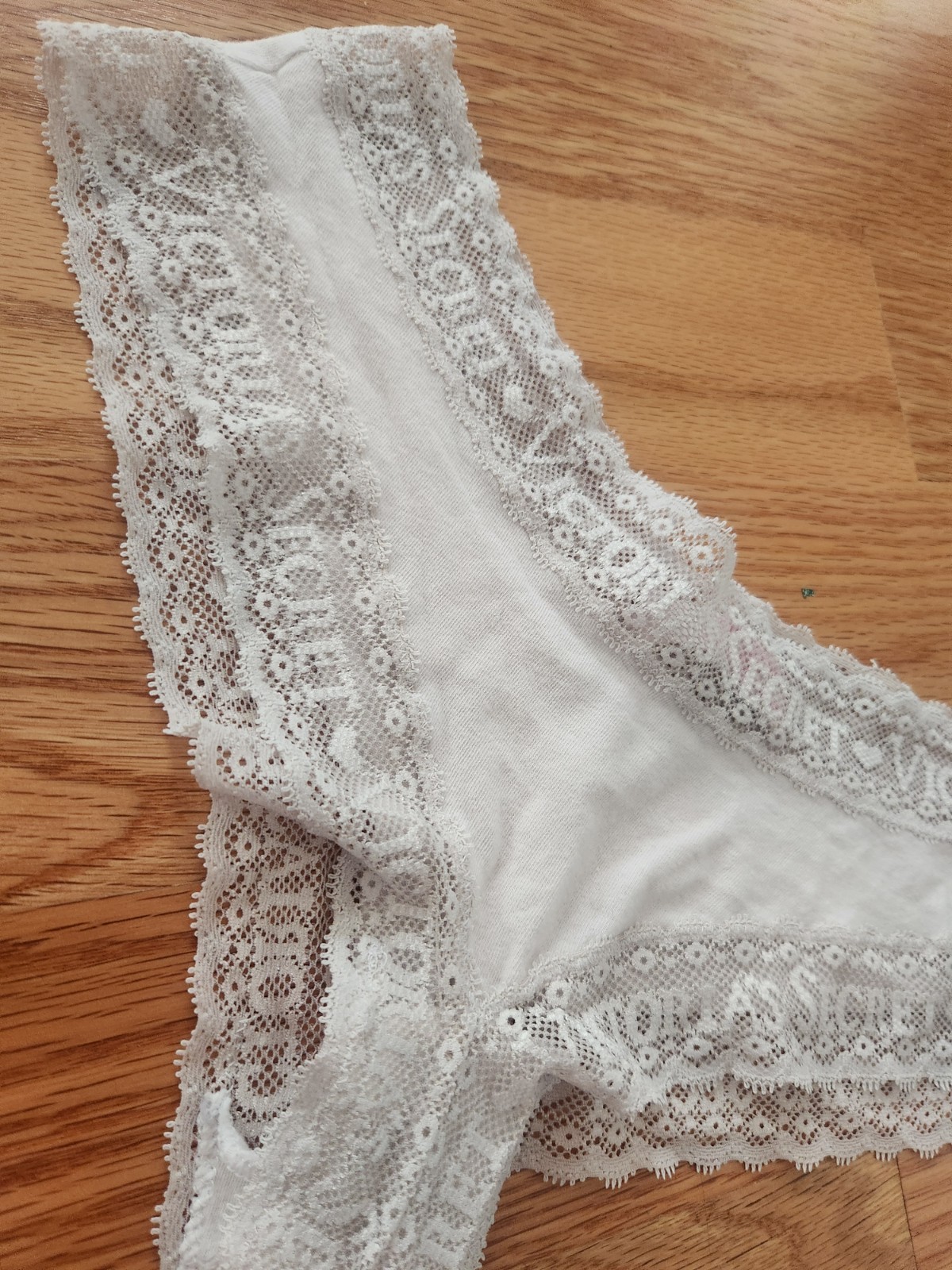 VTG Victoria’s Secret Cotton White/Ivory Cheeky Lace Trim Size M Panty