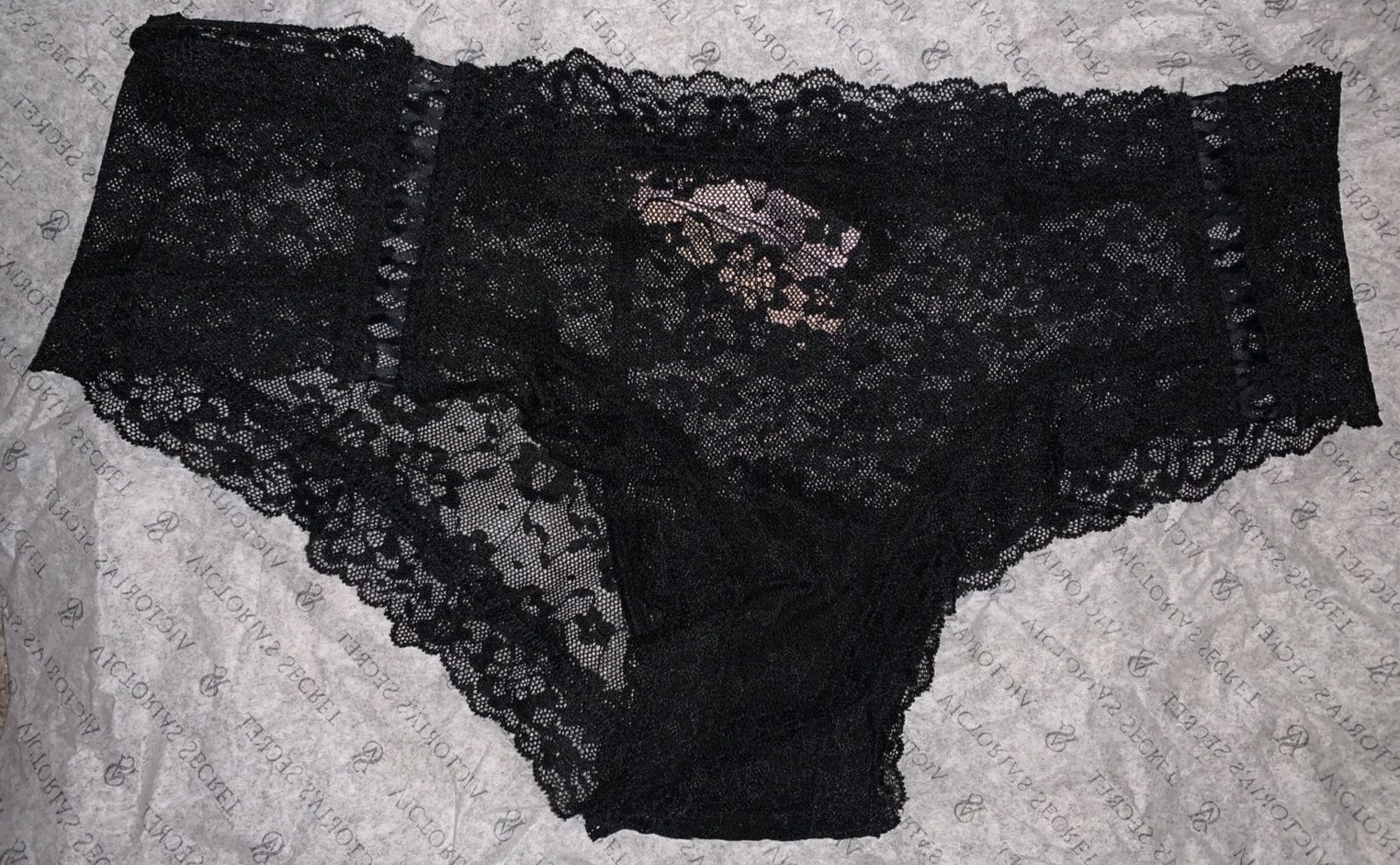 NWT Victoria’s Secret Posey Lace Cheeky Panty – The Lacie – Large – Black