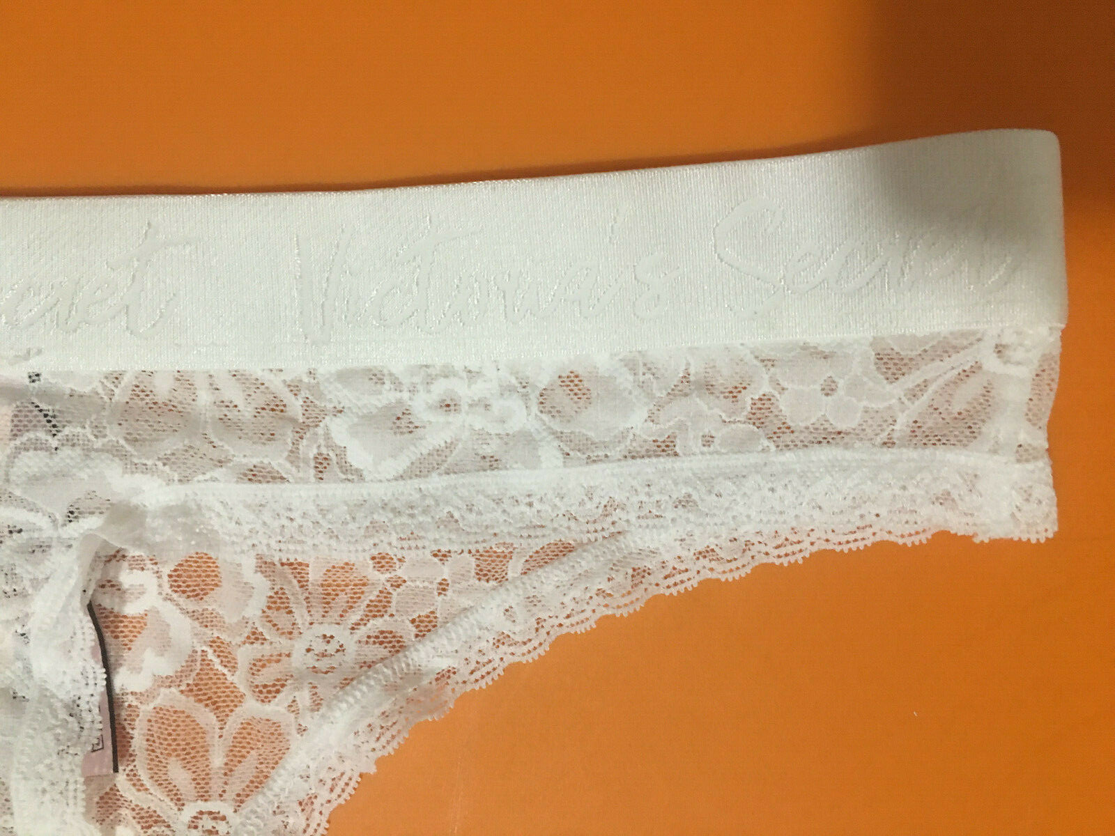 Victorias Secret White Floral Lace Thong Panty Size M Logo Waistband Elastic NWT