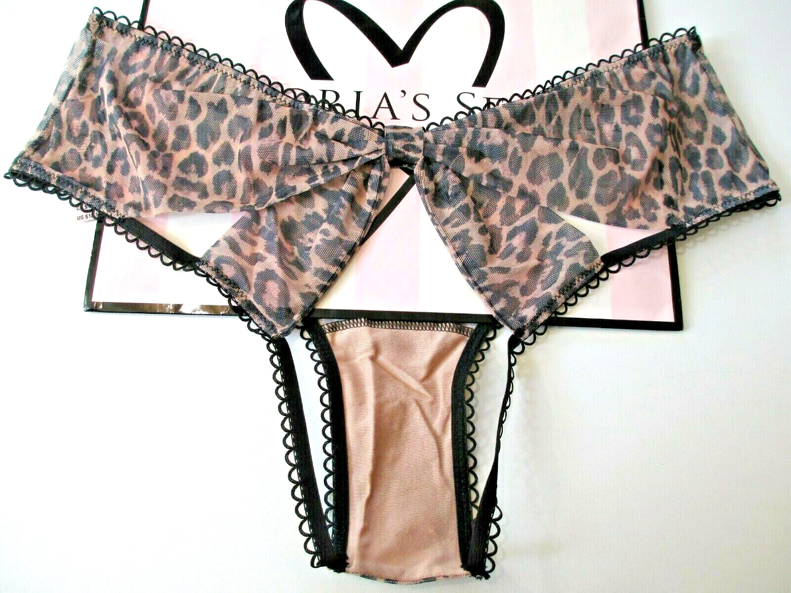 VICTORIA’S SECRET VERY SEXY Cheeky Panty M Open Back NWT Bow VS Leopard Mesh
