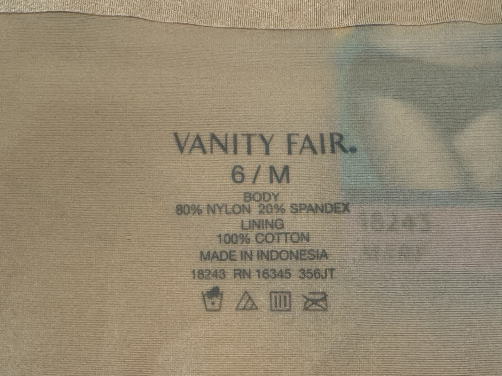 NWT 3 Vanity Fair Nearly Invisible Cheeky Hipster Panties 18243 6 M Light Beige