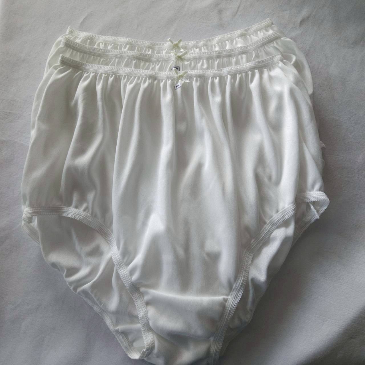 6 Plus Underwear Soft Silky Nylon Woman Granny Panties Briefs Waist 40″-45″White