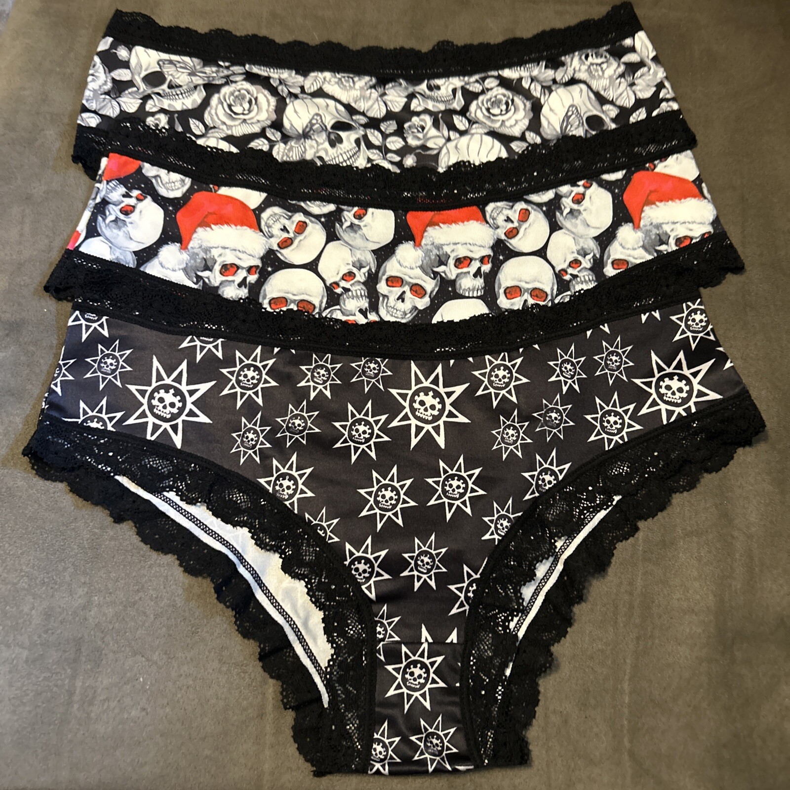 Morvia 3pk lace trim Skater goth Emo panties S skulls stars Santa Hat Lingerie