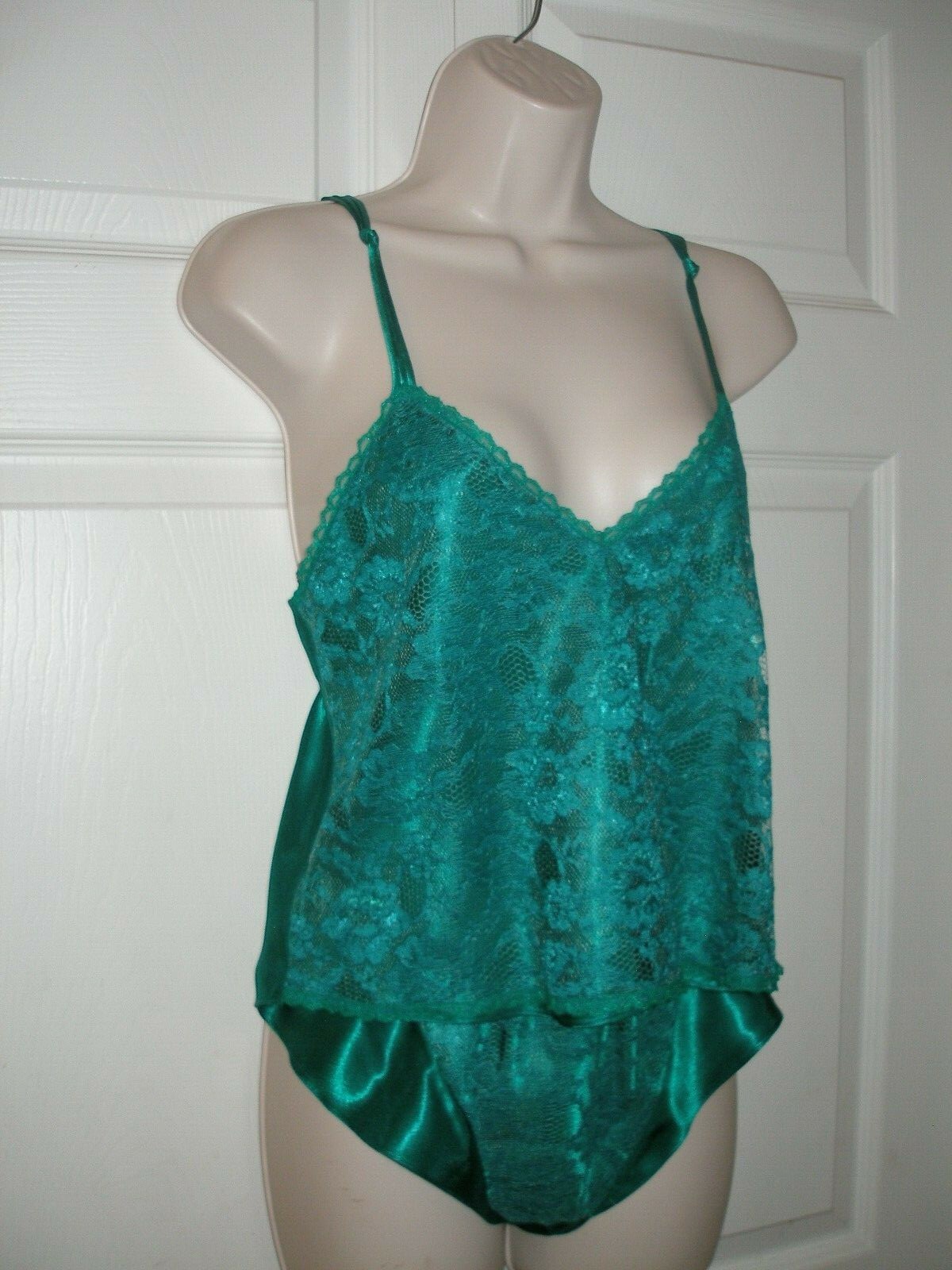 Victoria’s Secret Women’s Vintage Teal Green Medium Sleepwear Set Top & Panties