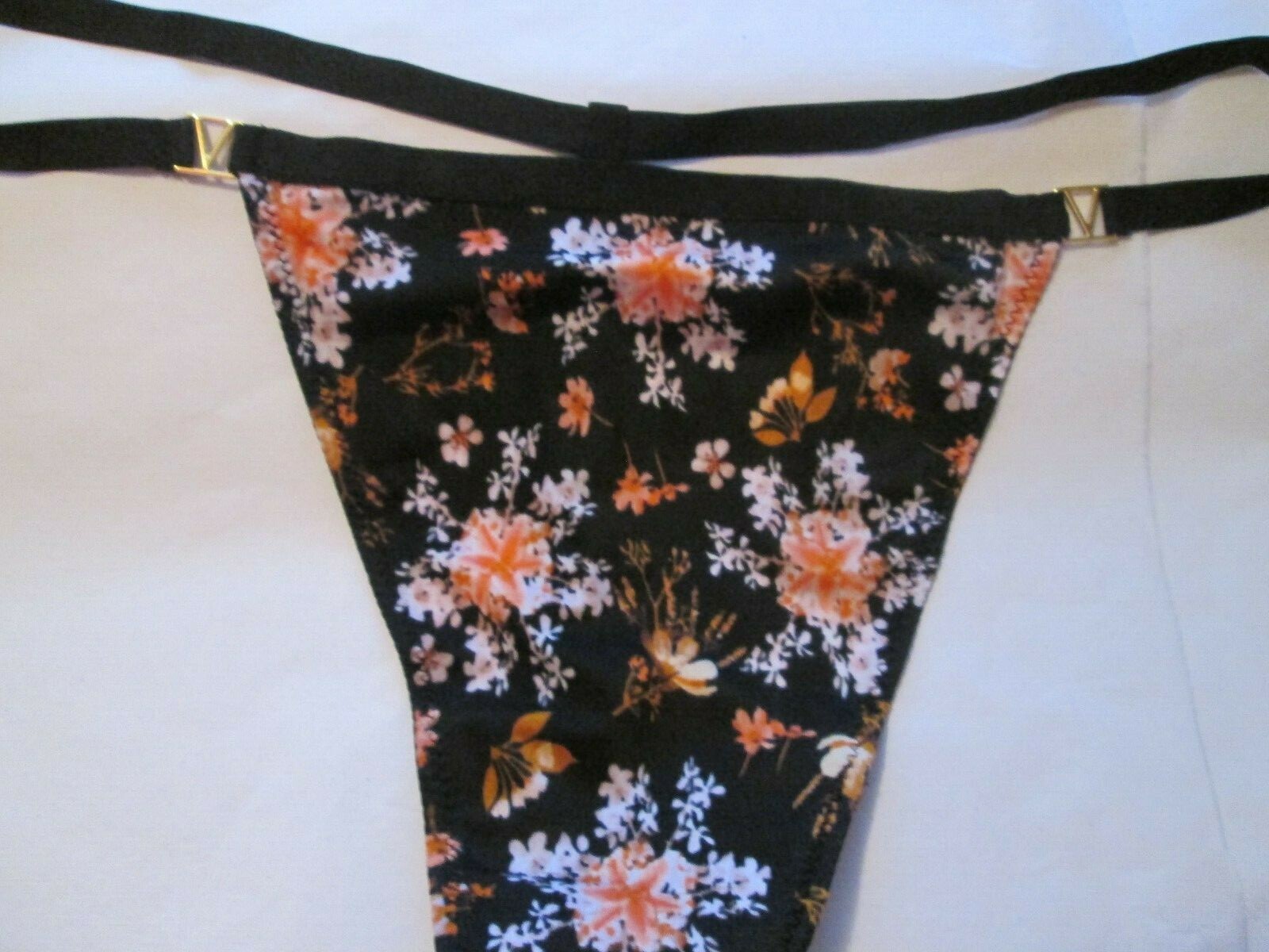 New w/tag Victorias Secret Very Sexy V-String Thong XS, S, M, L💲Discounts on 2+
