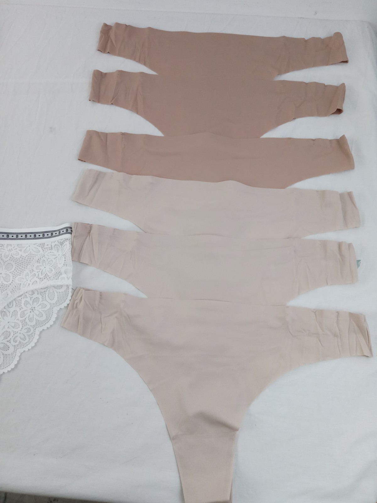 M&S Women’s 10pcs Underwear Size UK 20 Thongs Briefs Lace Seamless Beige White