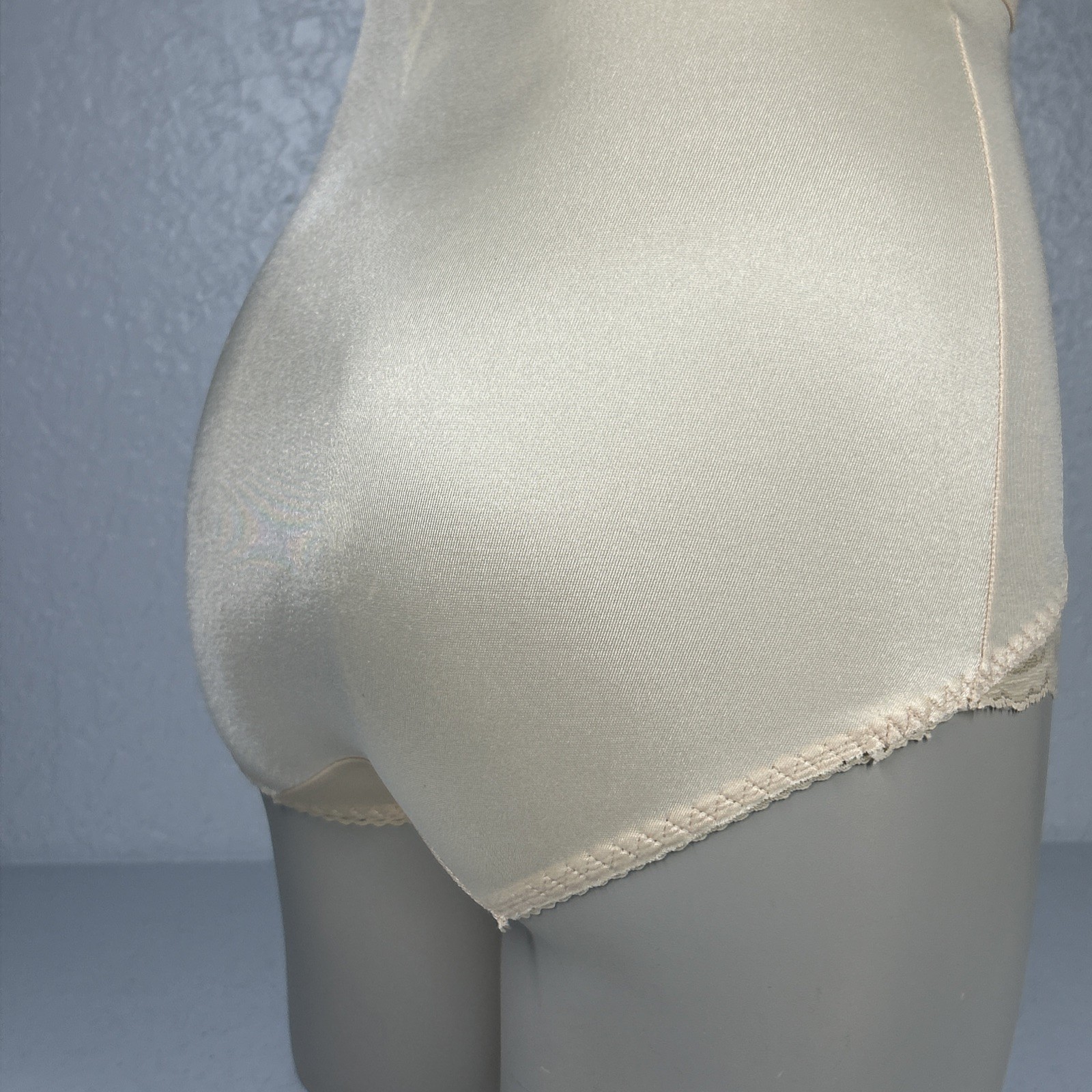 RAGO 919 Panty Brief Light Shaping Size 2X/34 NWT Floral