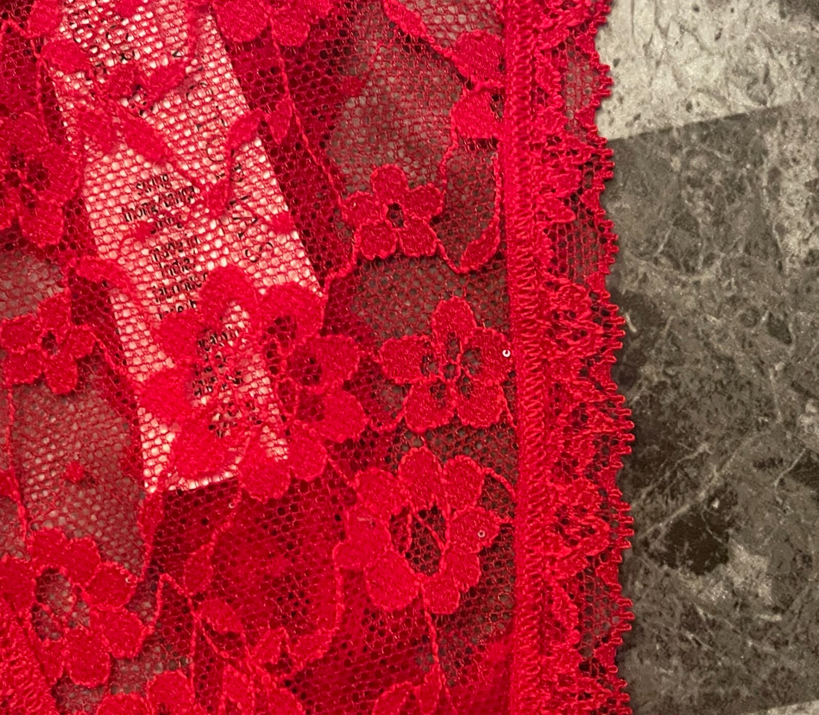 NWT VICTORIA’S SECRET RED TINY SEQUIN LACE SIDE STRING STRAP THONG PANTIES