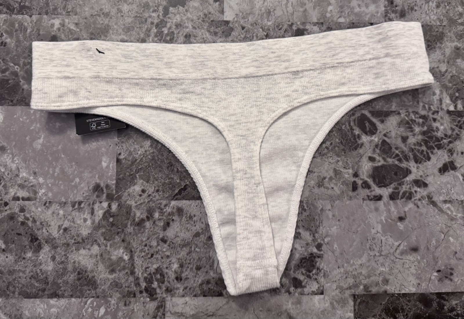 NWT STEVE MADDEN MEDIUM LIGHT GRAY RIBBED LOGO SEAMLESS THONG PANTIES