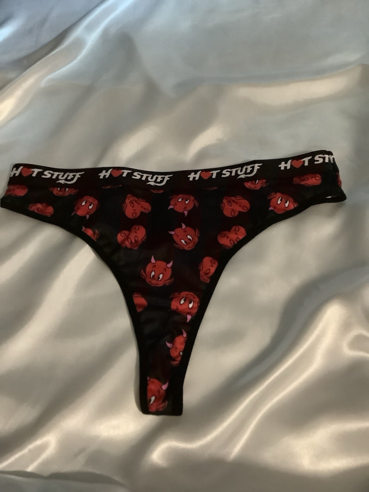 HOT STUFF Women’s Red White Black Cartoon Devil Print Thongs (10) X-LARGE