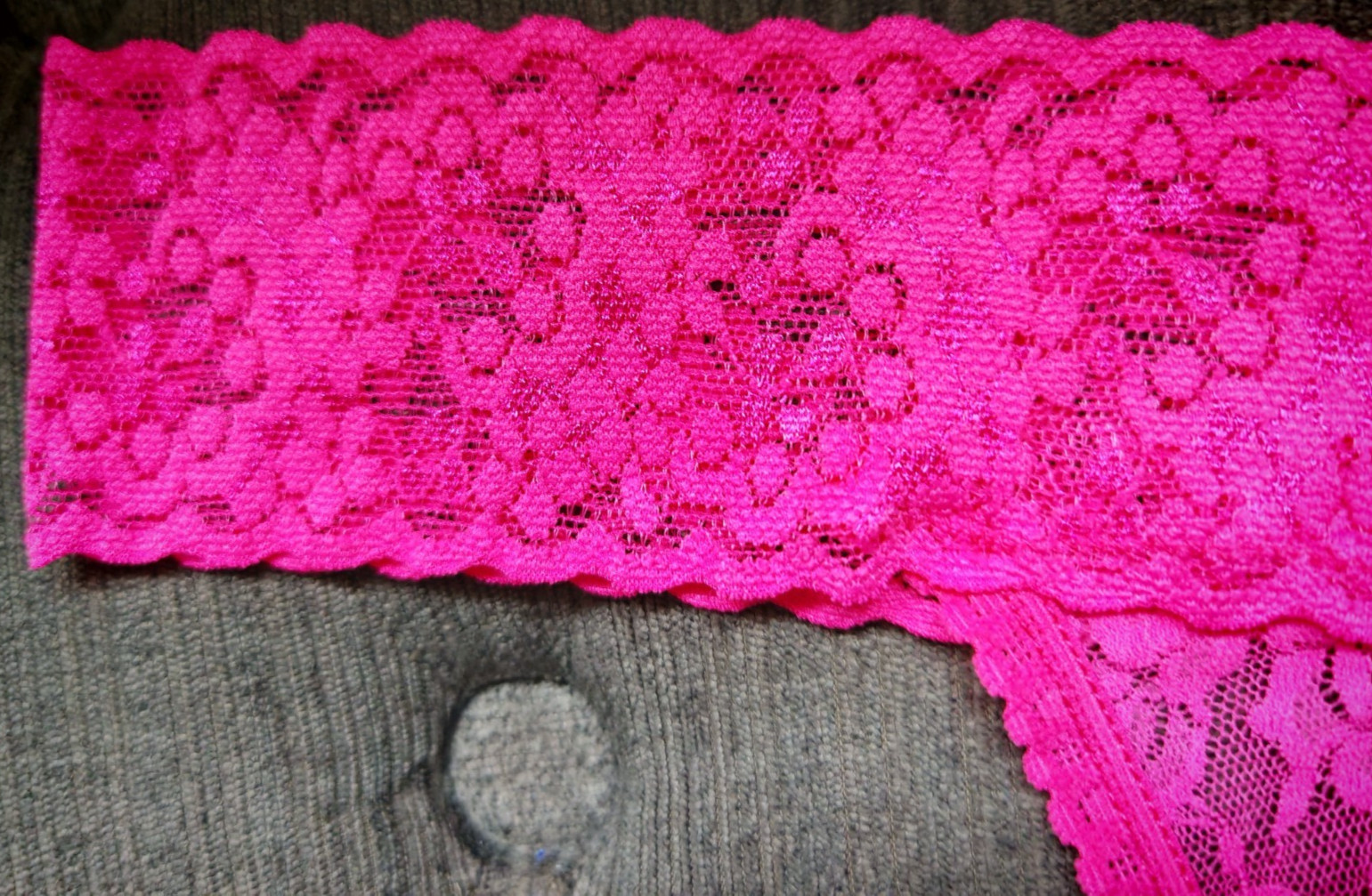 Primark Secret Possessions Fuchsia Pink Lacey Thong Size Medium 12 To 14