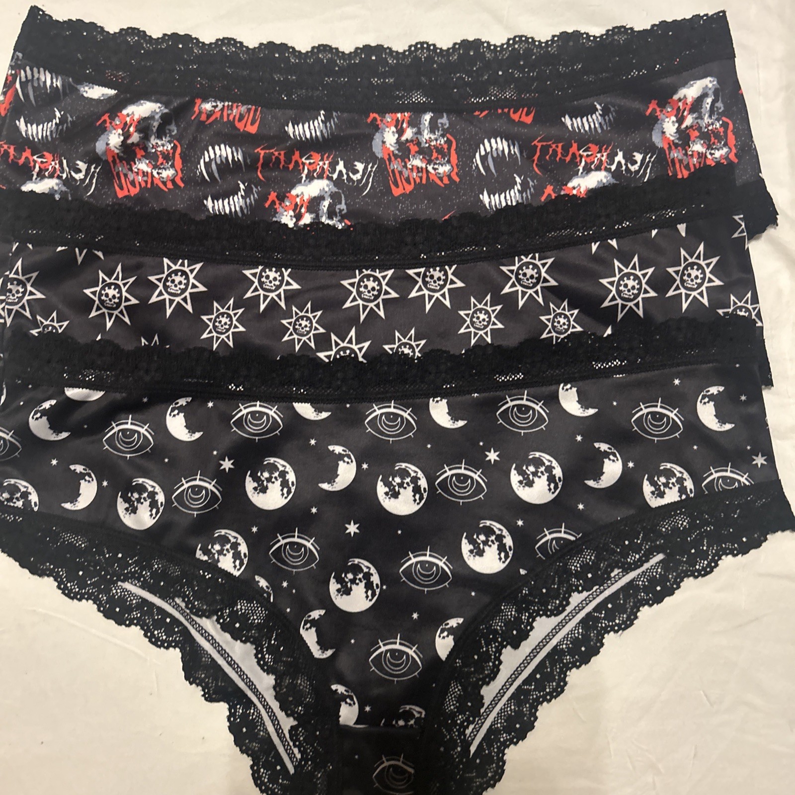 Morvia 3pk lace trim goth Emo panties L skulls stars Planets & Skulls Lingerie