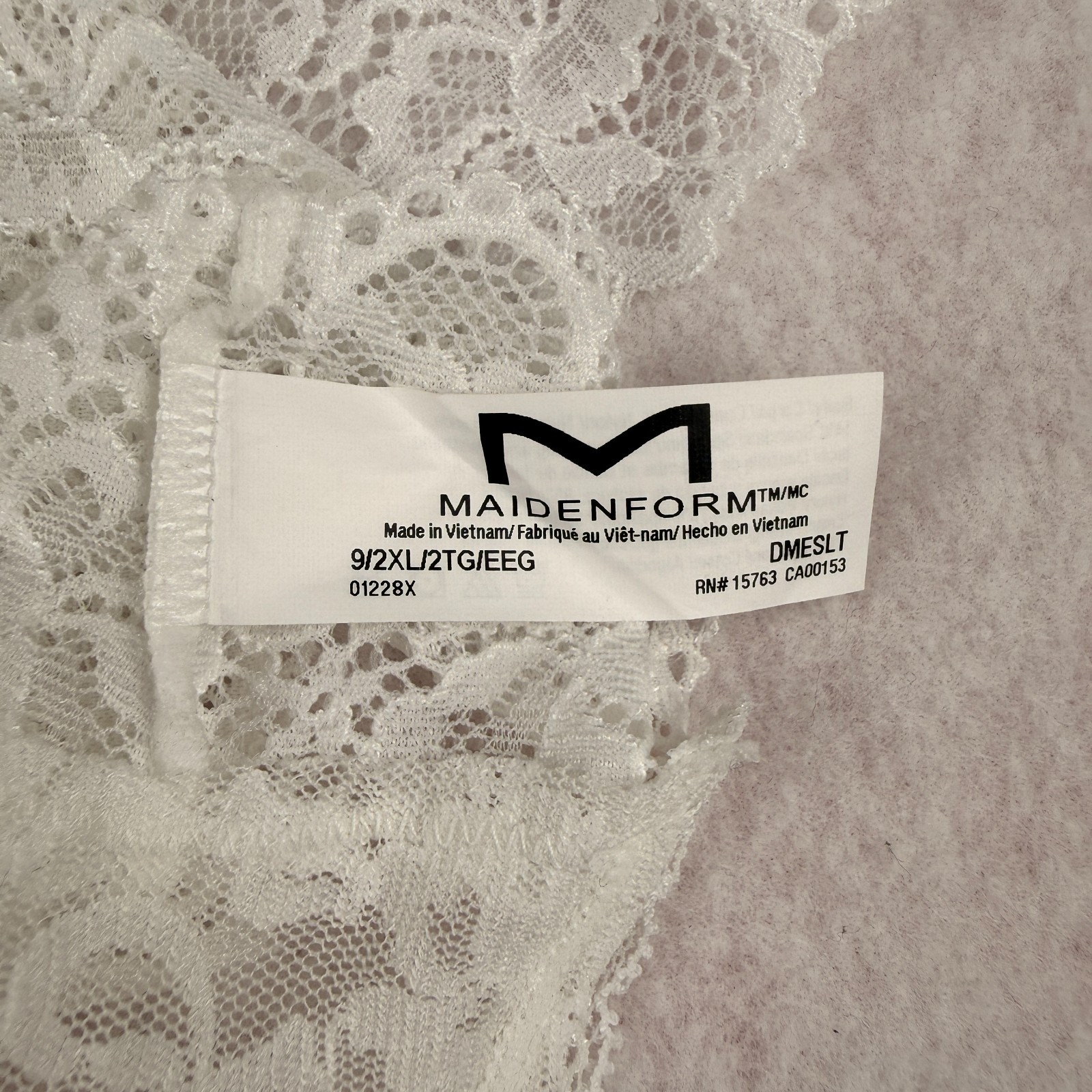 Maidenform Luxurious Lace White Floral Sz 2XL/ 9 Thong Panties DMESLT NWT