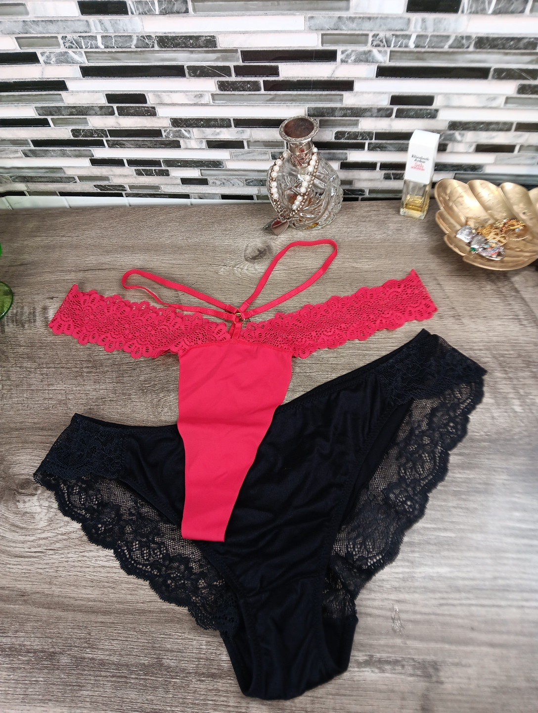Maidenform Luxurious Lace Black High Cut Brief Panty XL/8 Red Thong 2pc Set