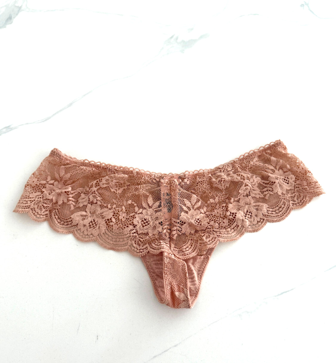 Victoria’s Secret Dream Angels Wide Side Lace Thong Panty Buff