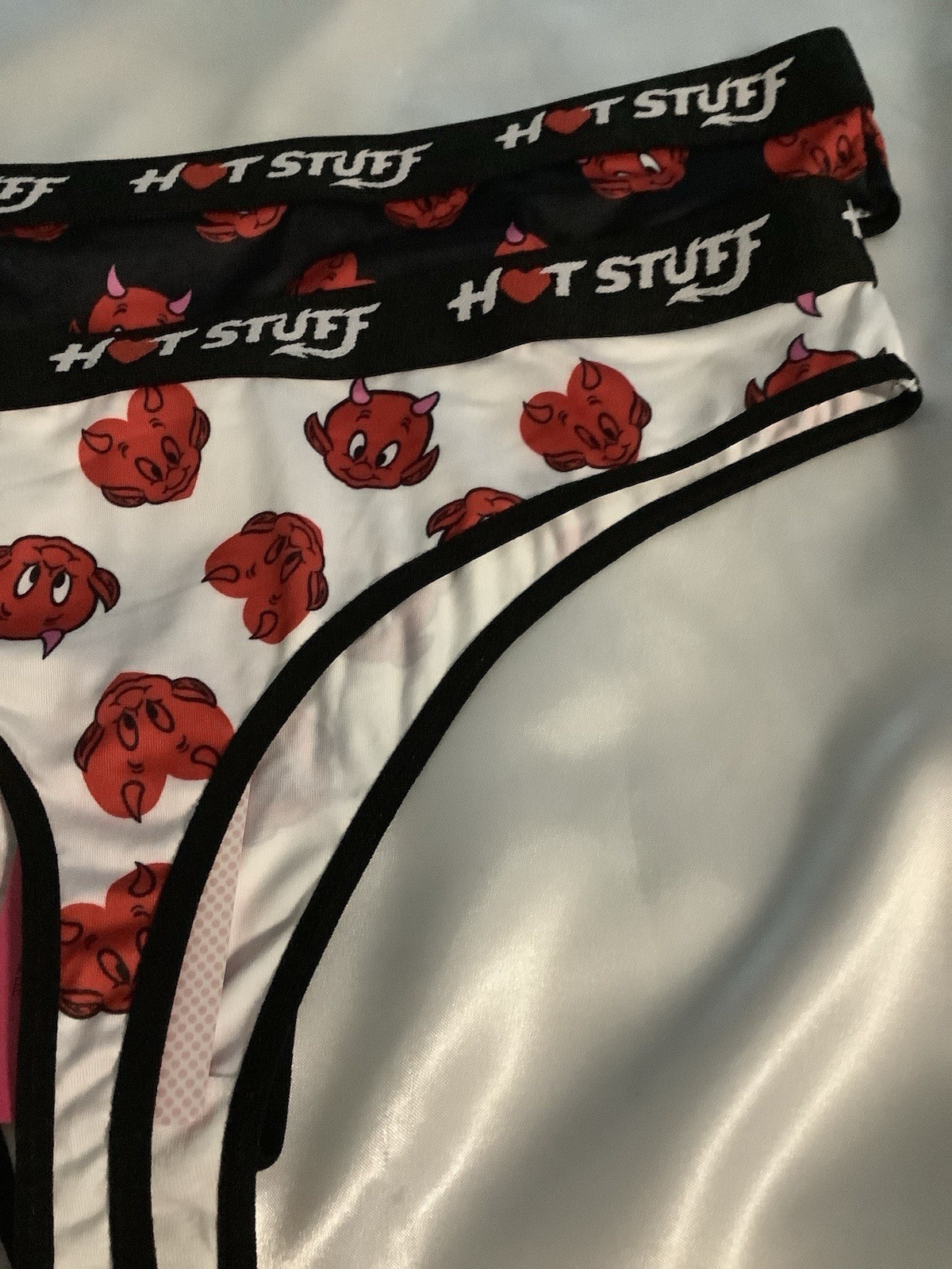 HOT STUFF Women’s Red White Black Cartoon Devil Print Thongs (10) X-LARGE