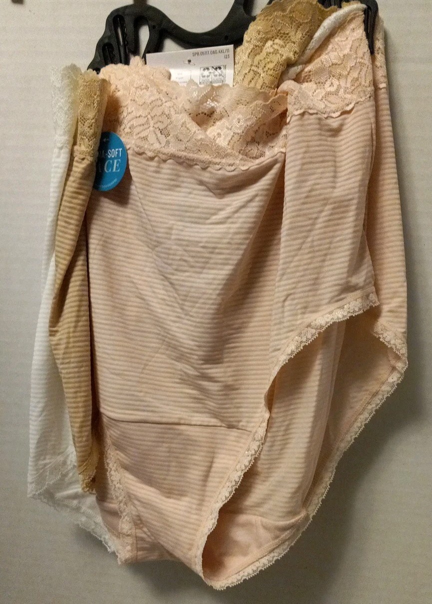 Women’s Light & Luxe 3 Pack Briefs 4XL/11 NWT