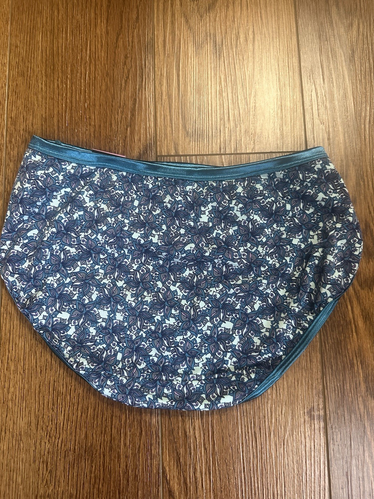 DEADSTOCK RARE PATTERN!!! NWT Vanity Fair Hipster Panties 18107 Size 6 SO HOT!!
