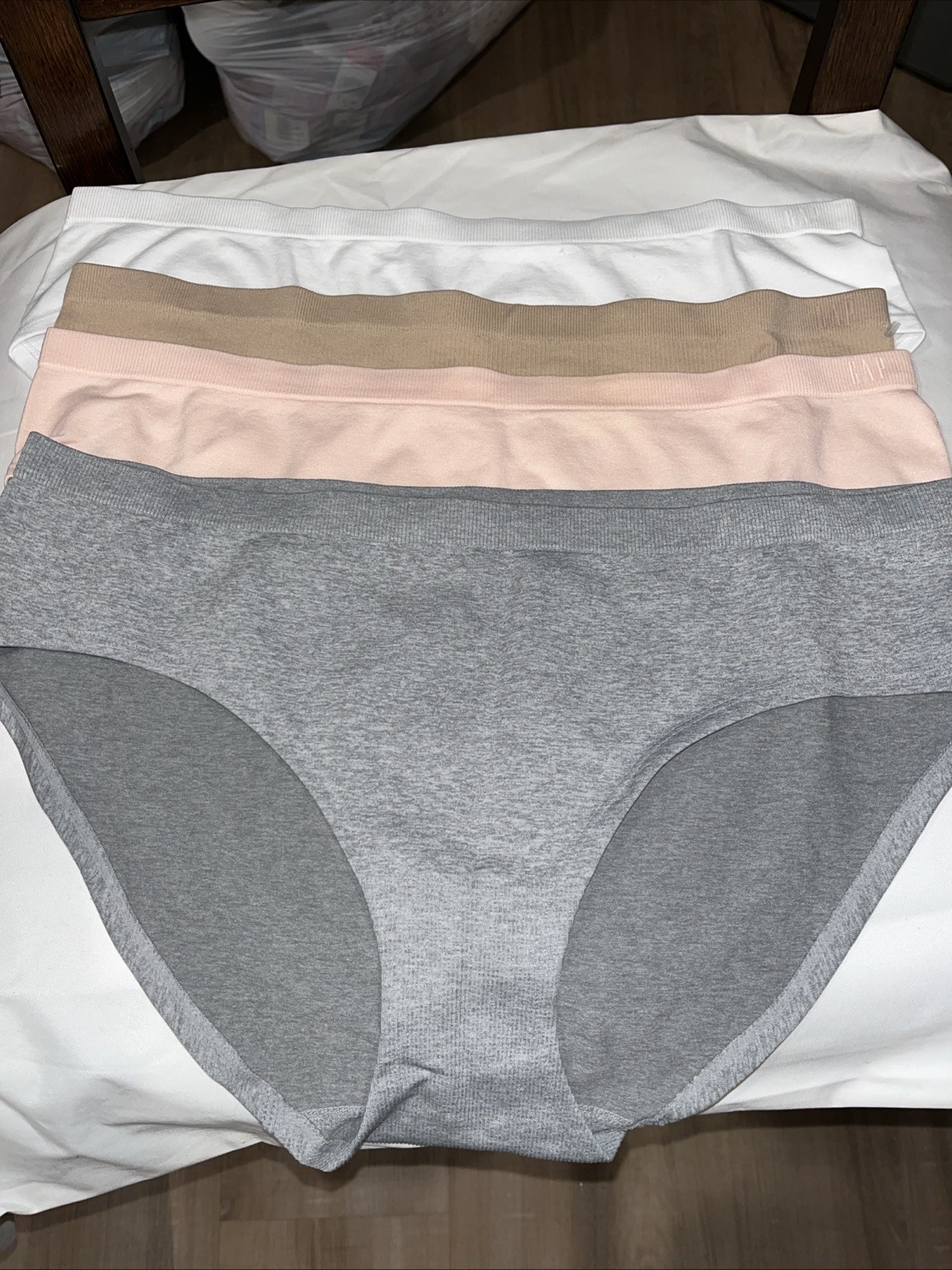 GapBody Women’s 4 Pack Seamless Hipster Size XXL Multi