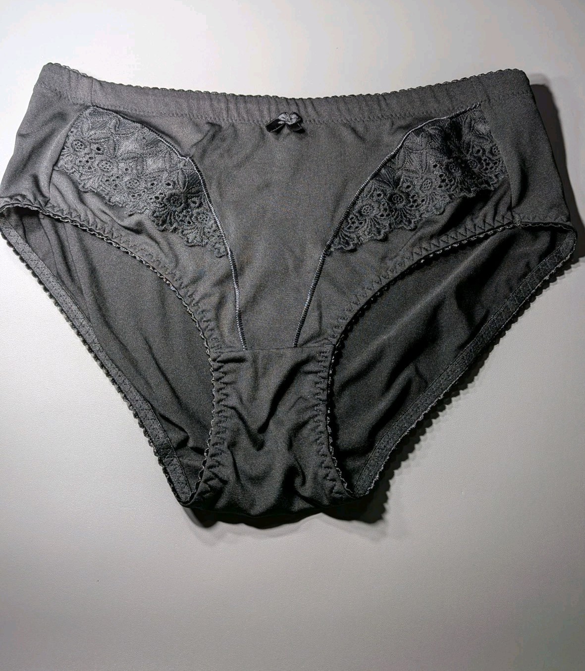 Delta Burke Women’s Black Stretch Brief Panties Lace Bow Lined Gusset Sz 9/2X