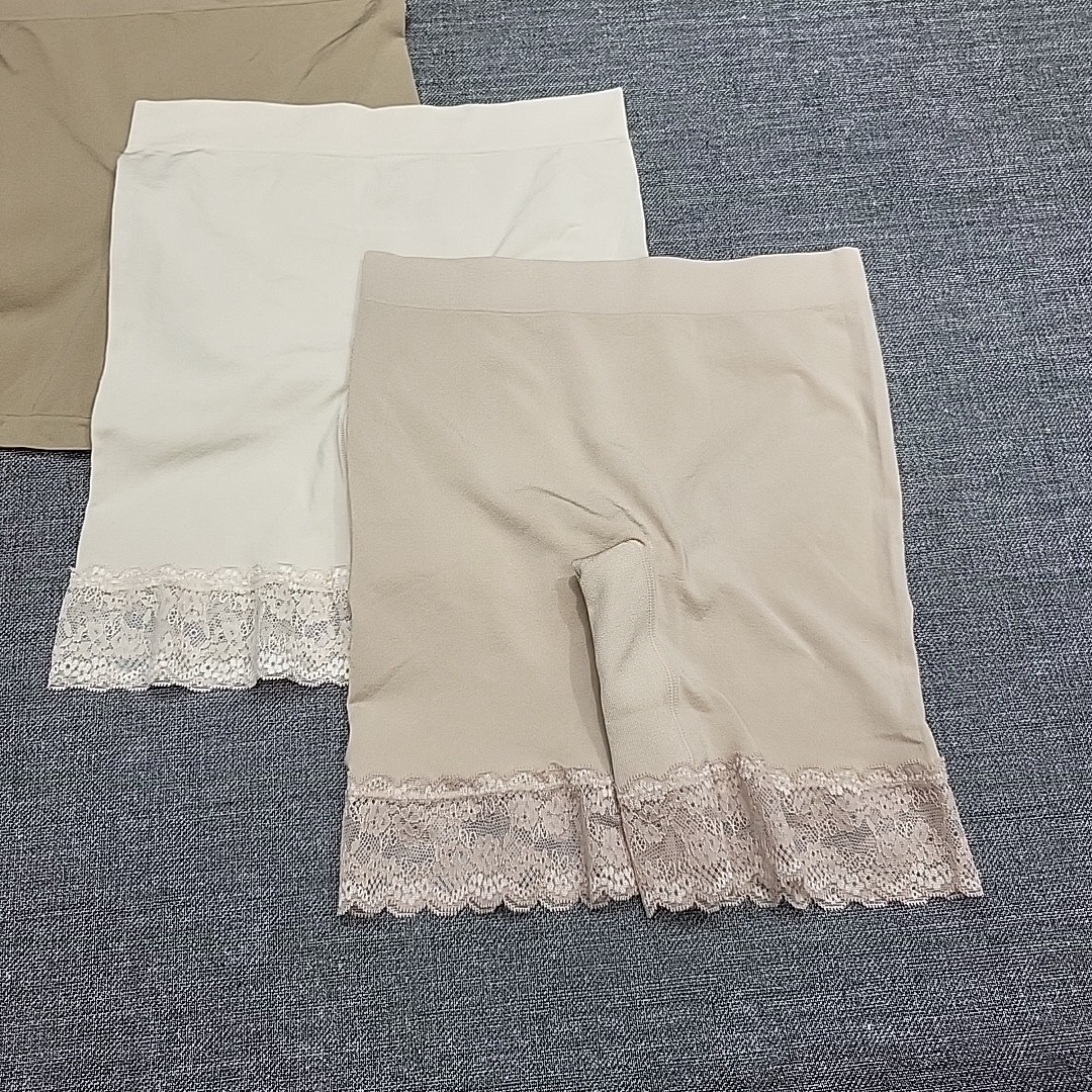 Women’s Size Small Set of 4 Seamless Under Dress Boxer Briefs Panties