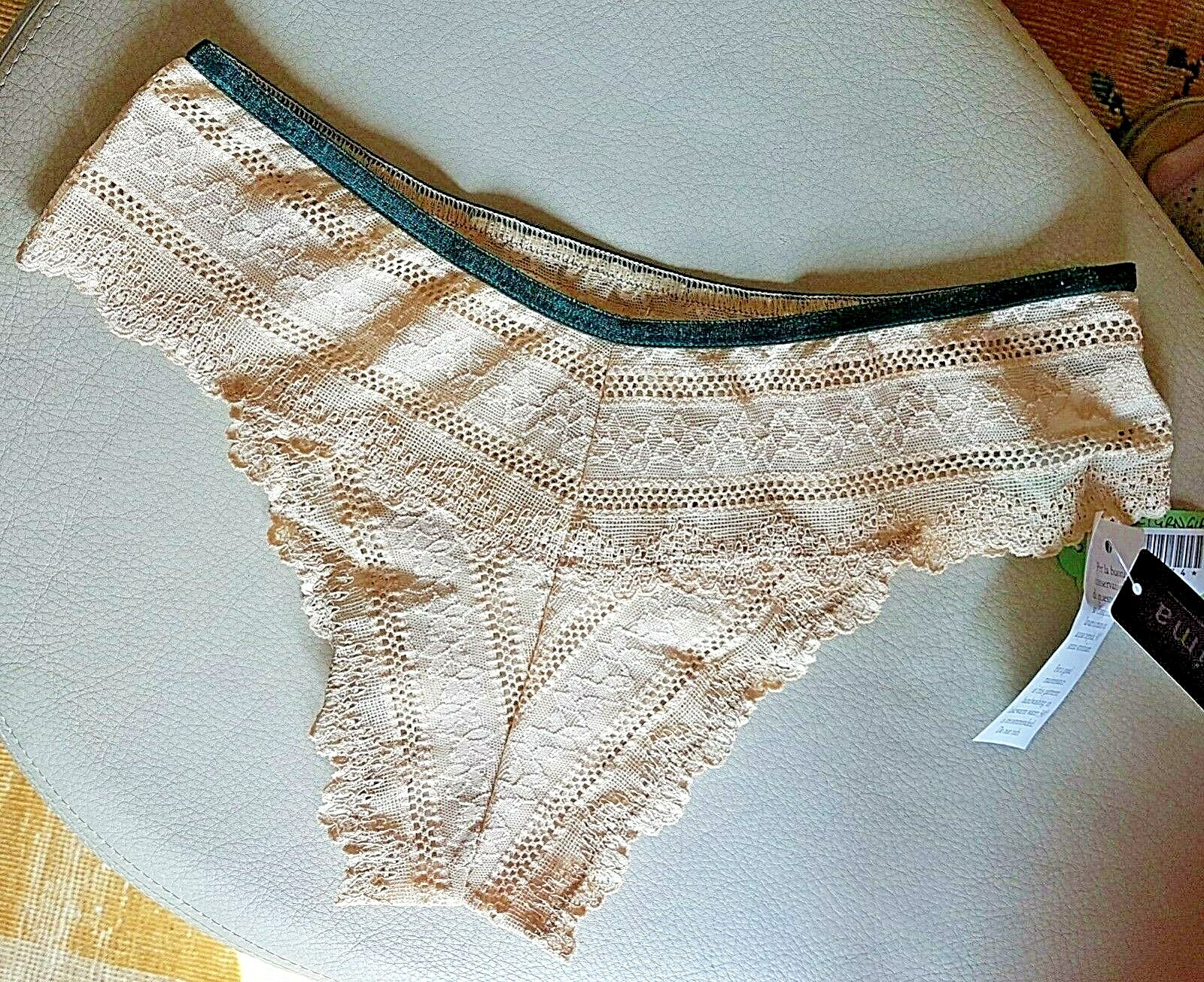 Verdissima GYPSY Beige Lace With Green Velvet Details Brief L