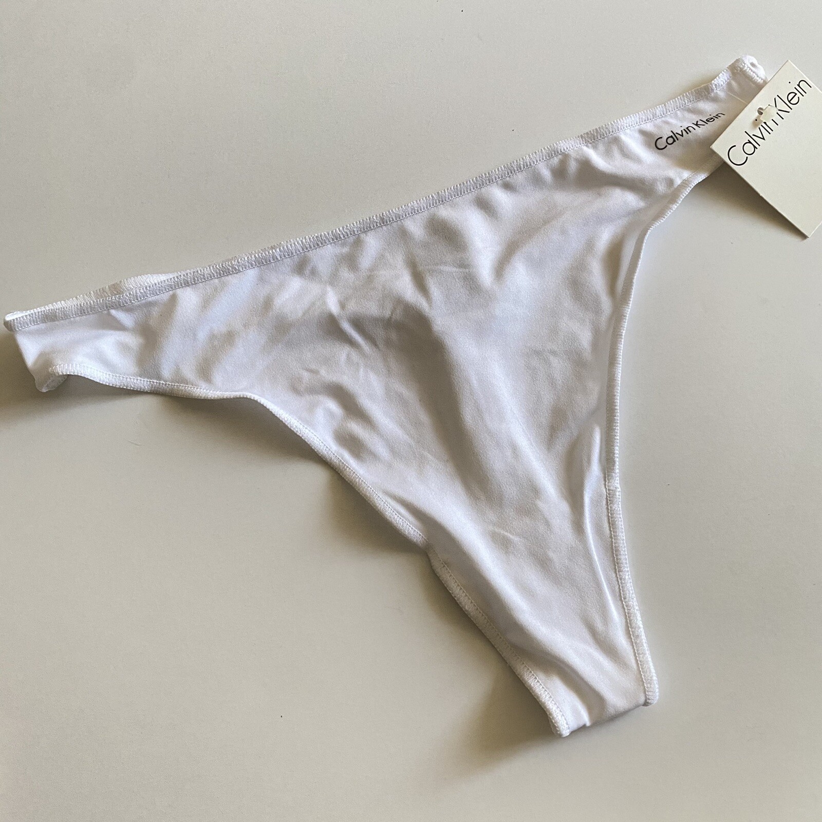 Calvin Klein 2005 D3037D-100 Womens Thong Underwear White Sz M/6 Polyester Rare