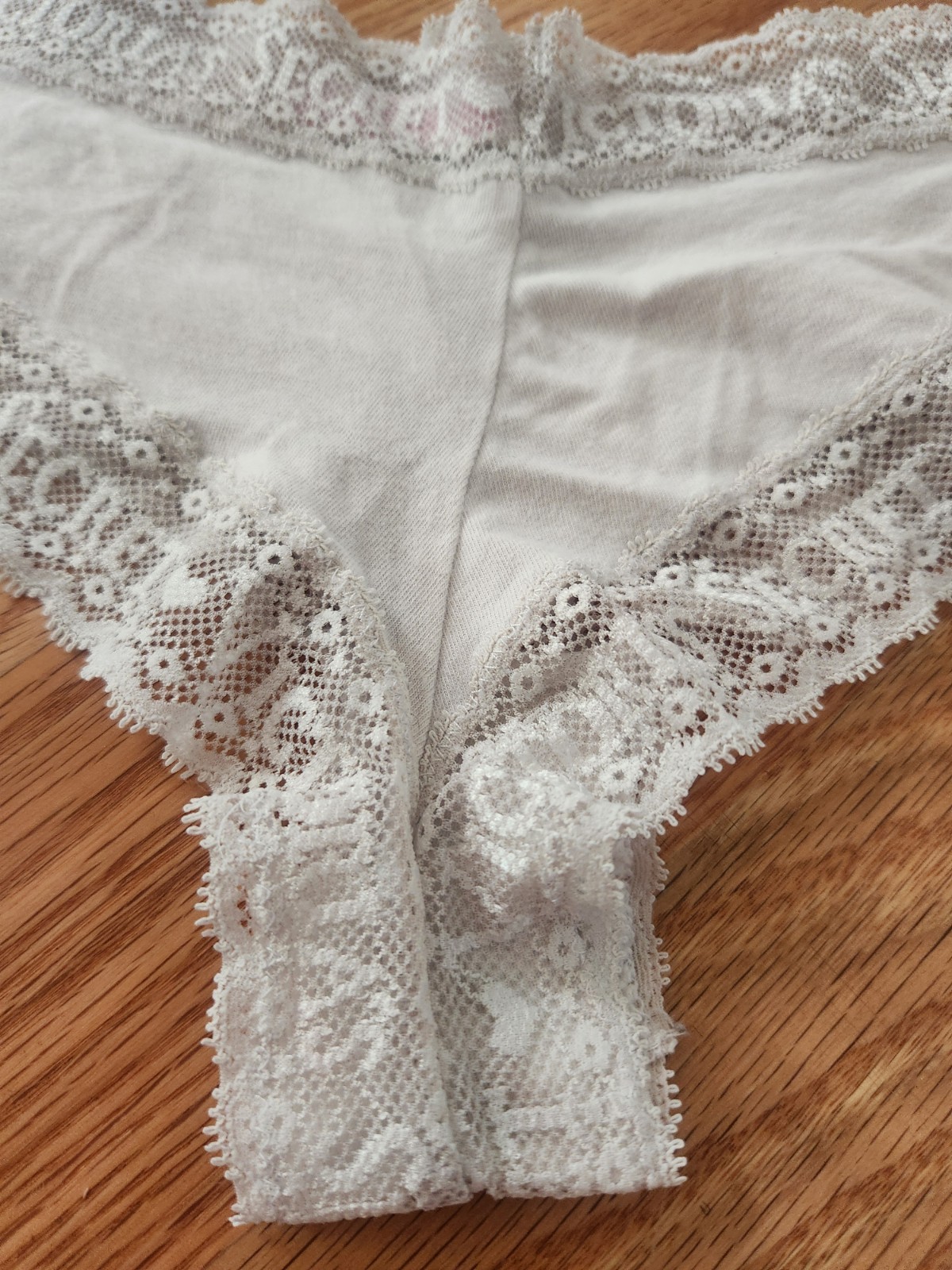 VTG Victoria’s Secret Cotton White/Ivory Cheeky Lace Trim Size M Panty