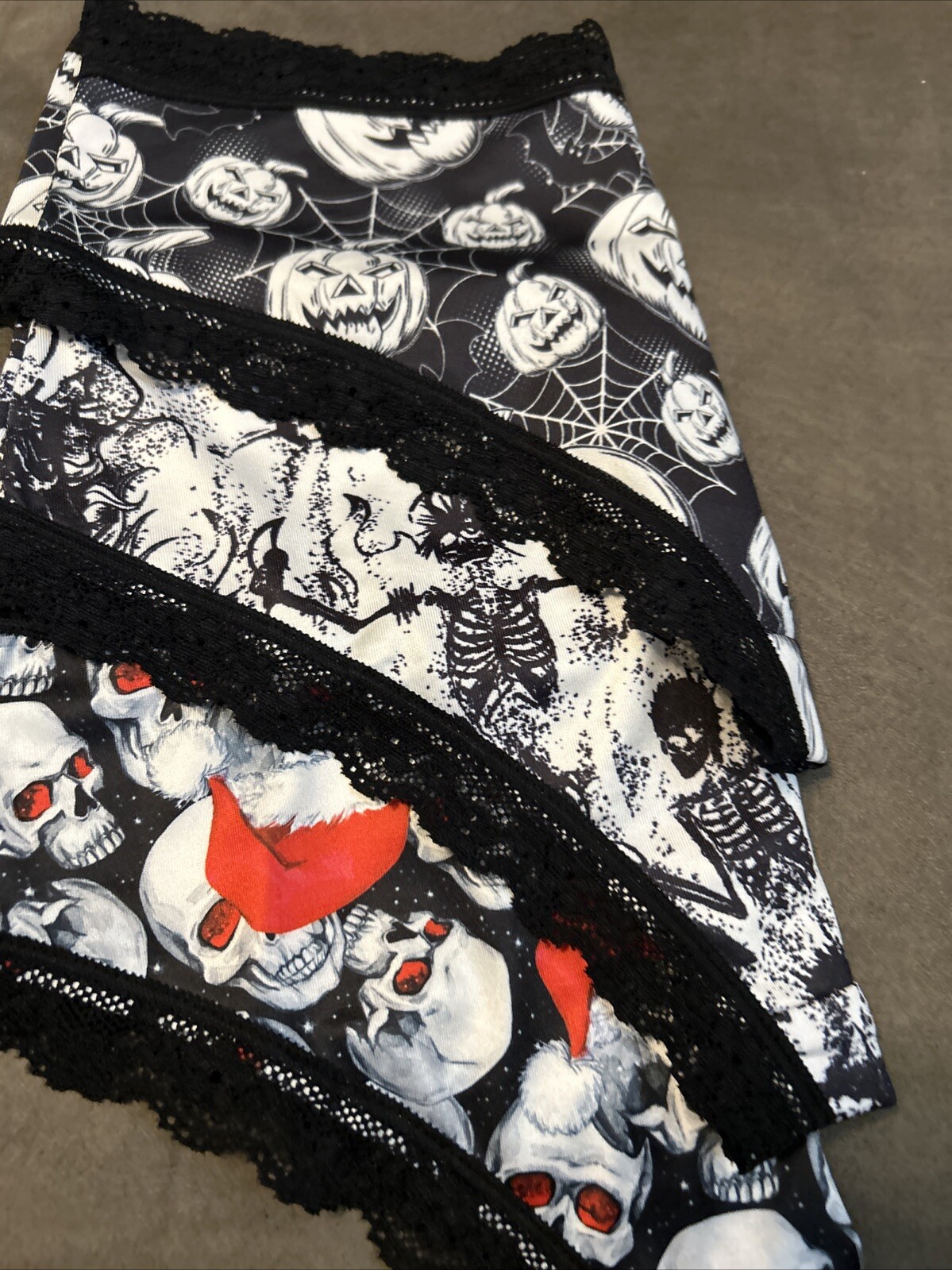 Morvia 3pk lace trim goth Skater Emo panties Emo Goth Santa Hat, Skull & Hallowe