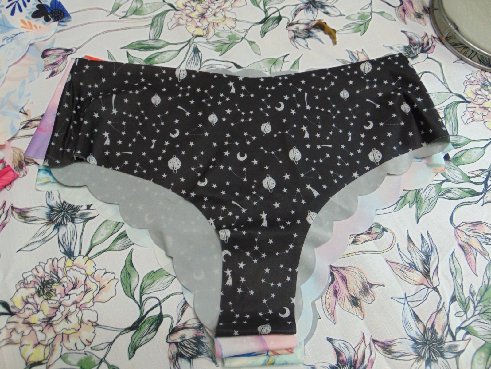 Women’s 12 pcs Seamless Random Print Sexy No Show Panties Size 2X-Large BG 20