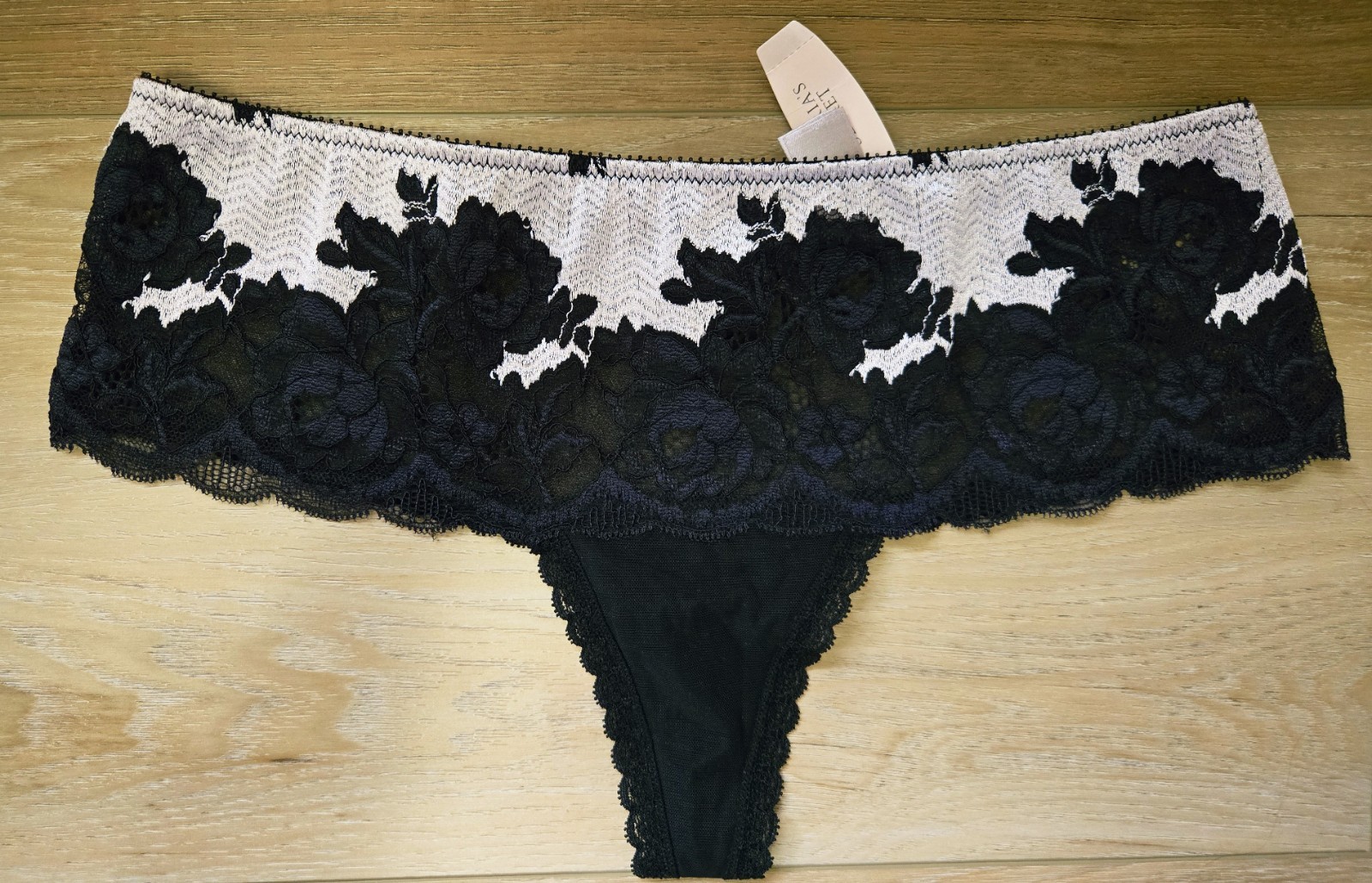 NWT Rare Vintage Victoria’s Secret Black Silver Lace Mesh Tanga Thong Panties M