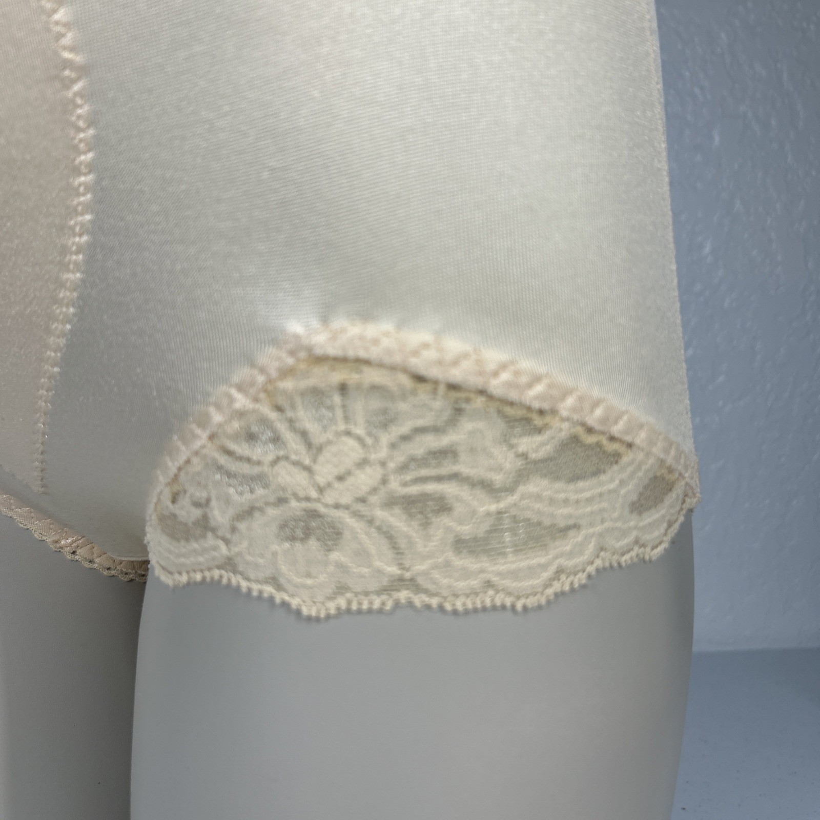 RAGO 919 Panty Brief Light Shaping Size 2X/34 NWT Floral