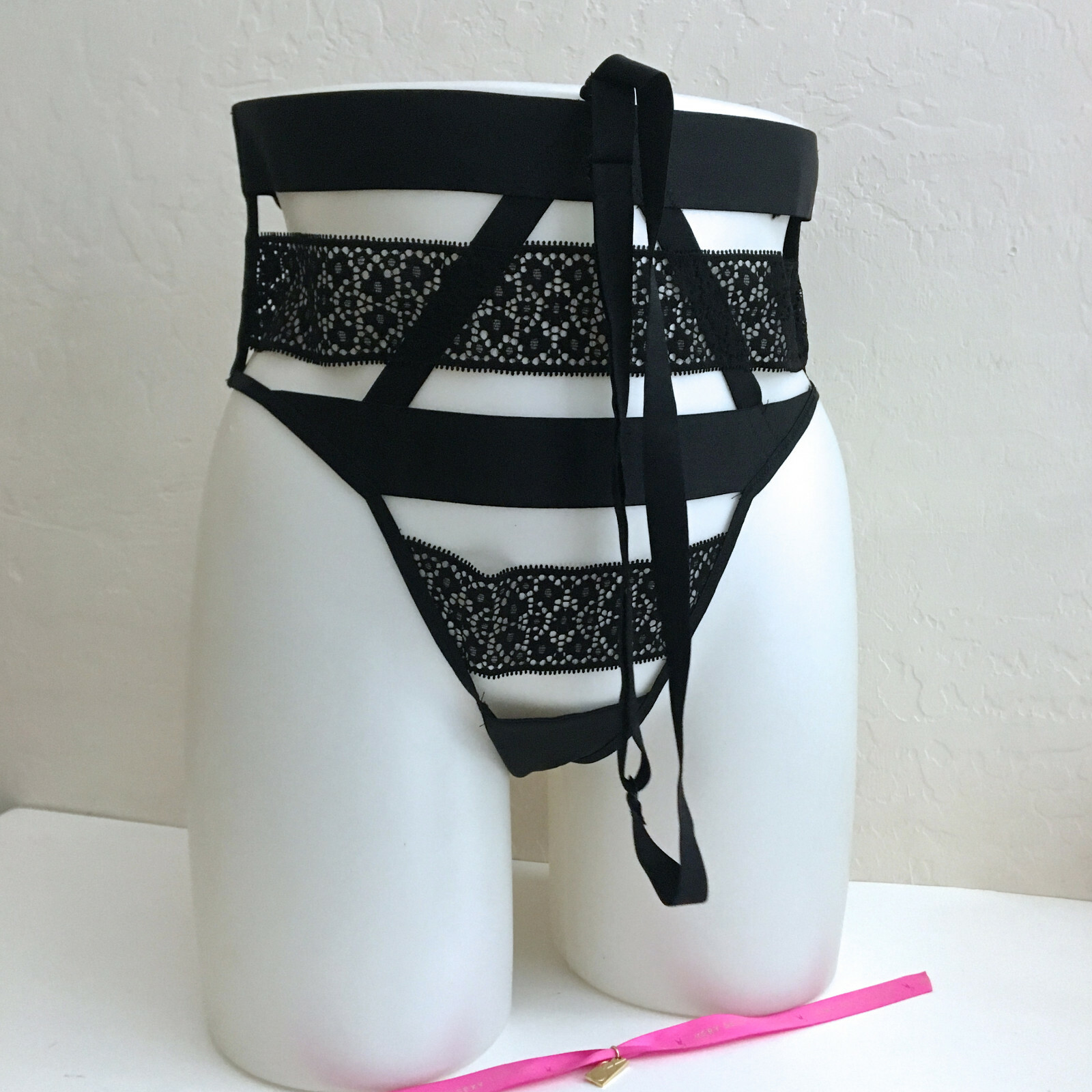 Victorias Secret SEXY THONG Panty Panties Strappy Cut Out Harness Black NWT M