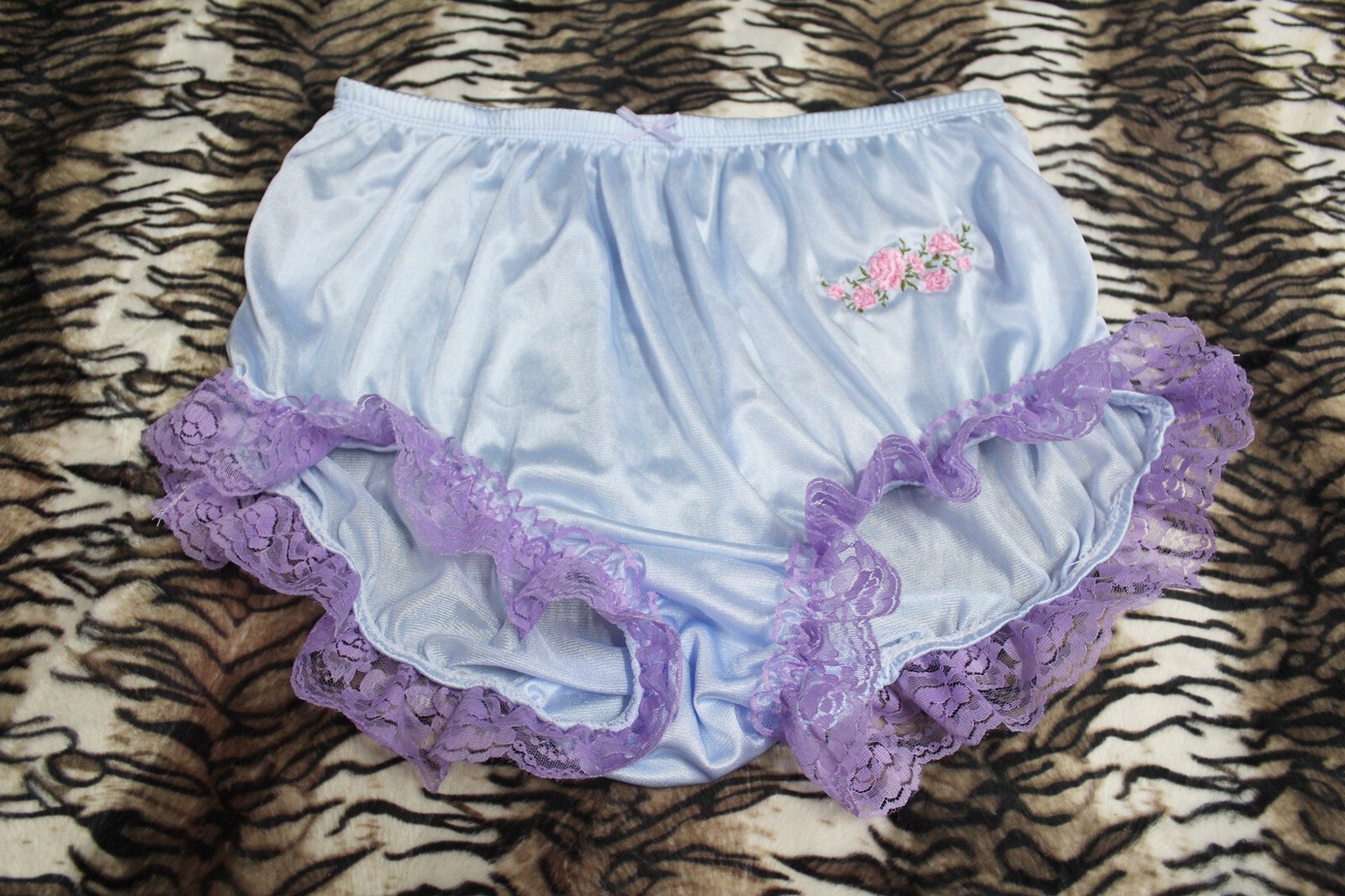 #226 2XL/ElasticW.24-42″ Vintage Style Purple Nylon Full Brief + White Half Slip