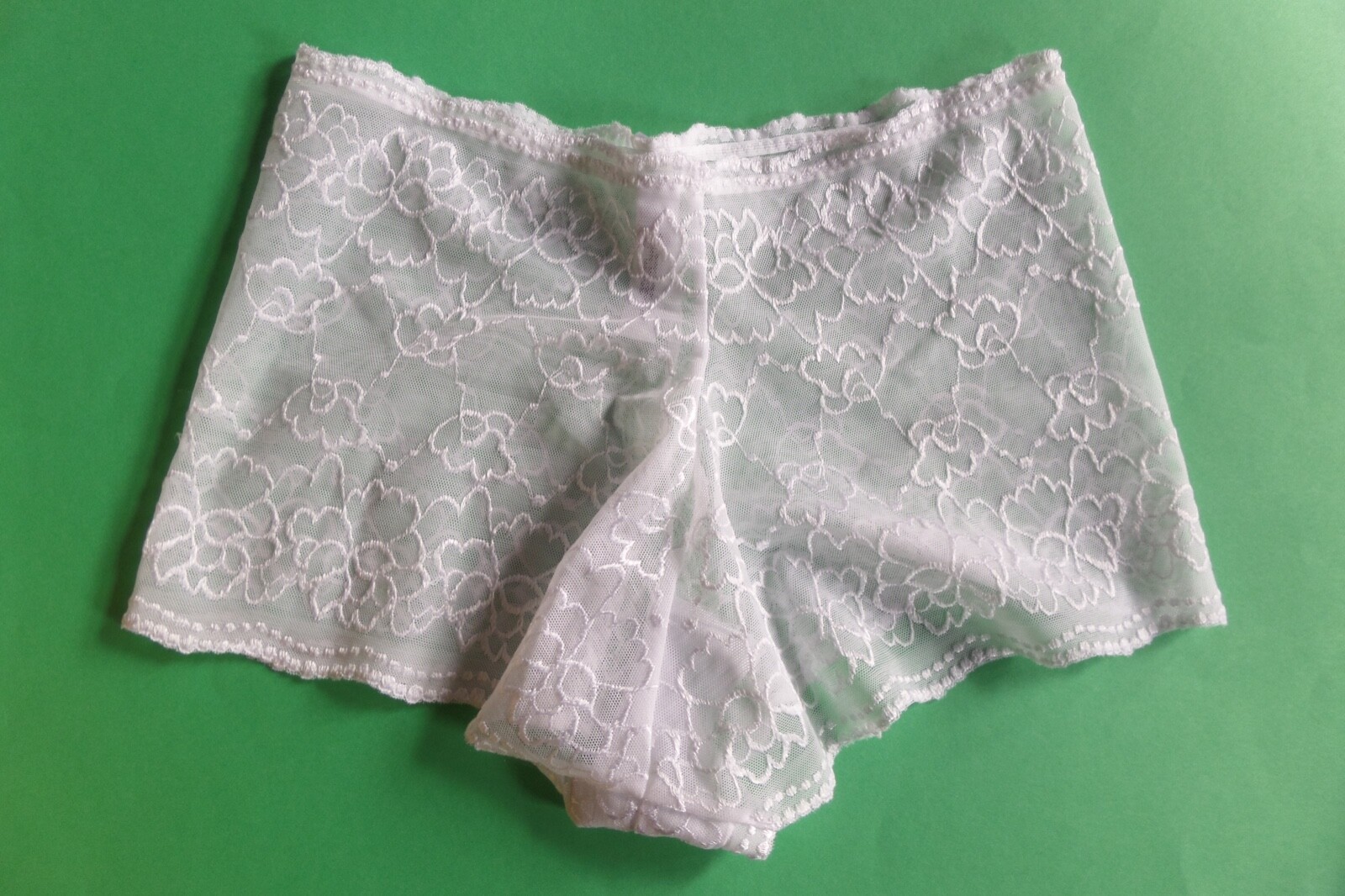 1 Only Knickers White Teens/Adult NEW  size 16-18 Lace Pattern Stretch Material